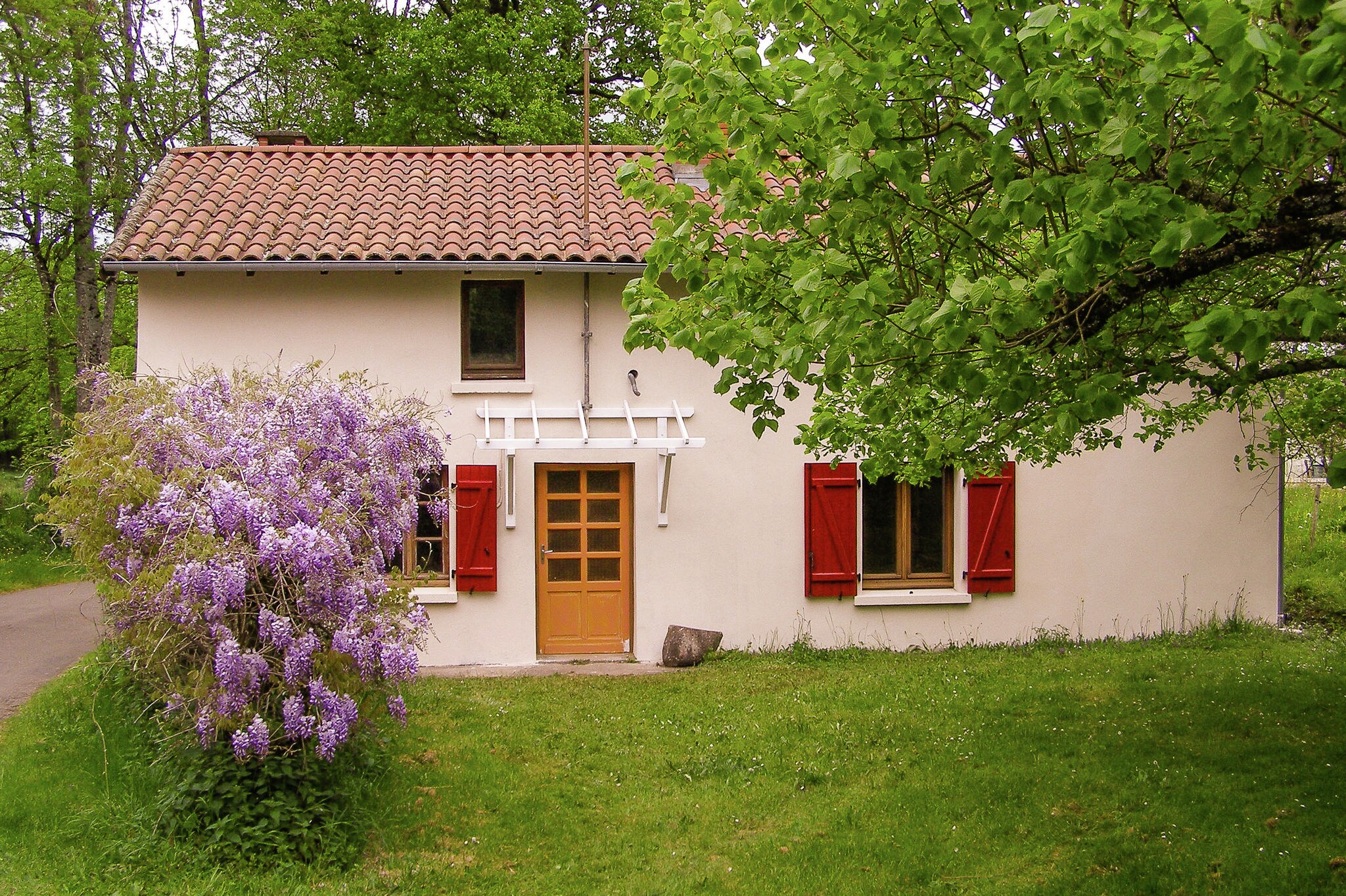 Komfortables Ferienhaus in Champsac in der Nähe von dem Wald