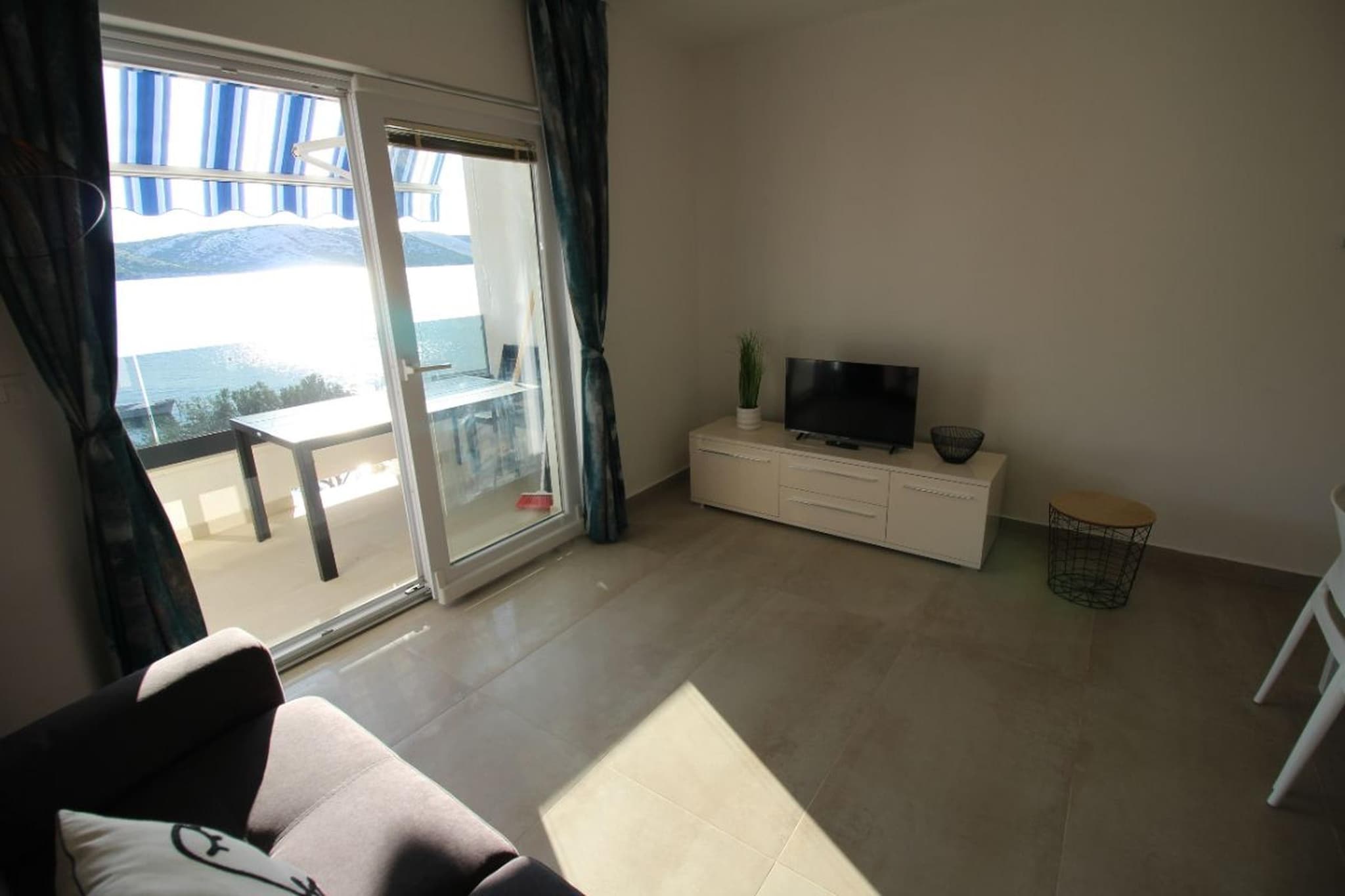 Sv Marija2 - Ferienwohnung 4 - Typ 4plus2-Woonkamer