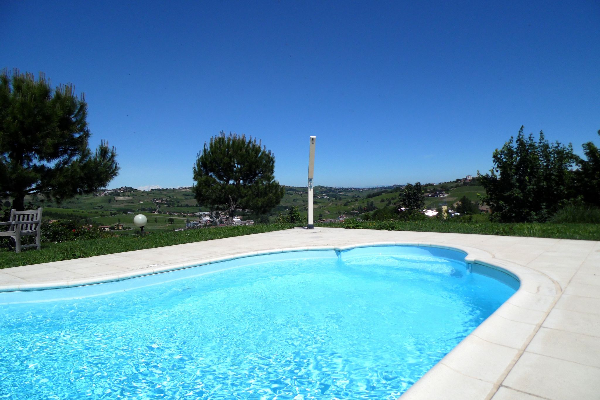 Moderne Ferienwohnung mit Pool in Santa Maria della Versa