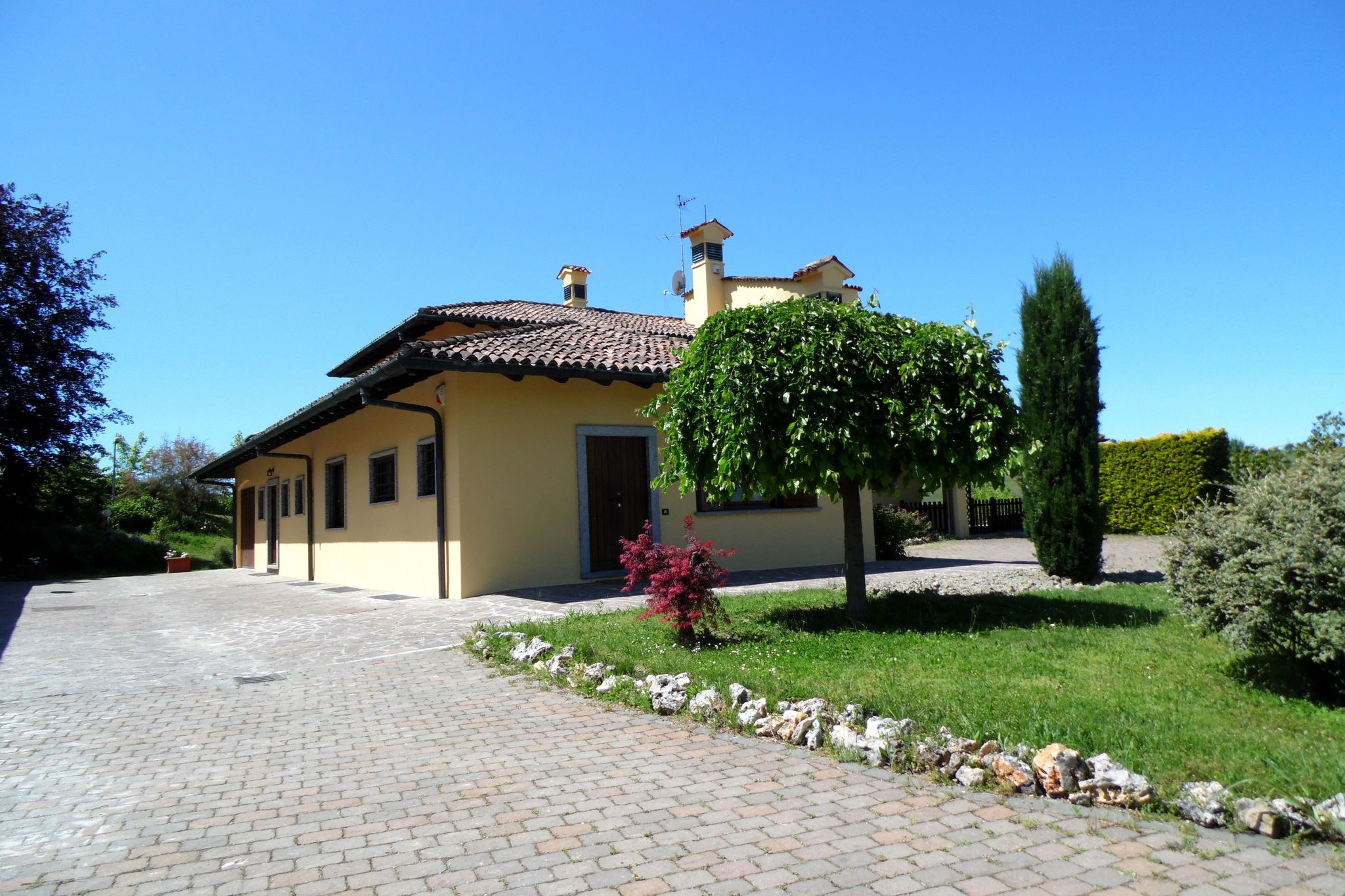 Appartement moderne à Santa Maria della Versa avec piscine