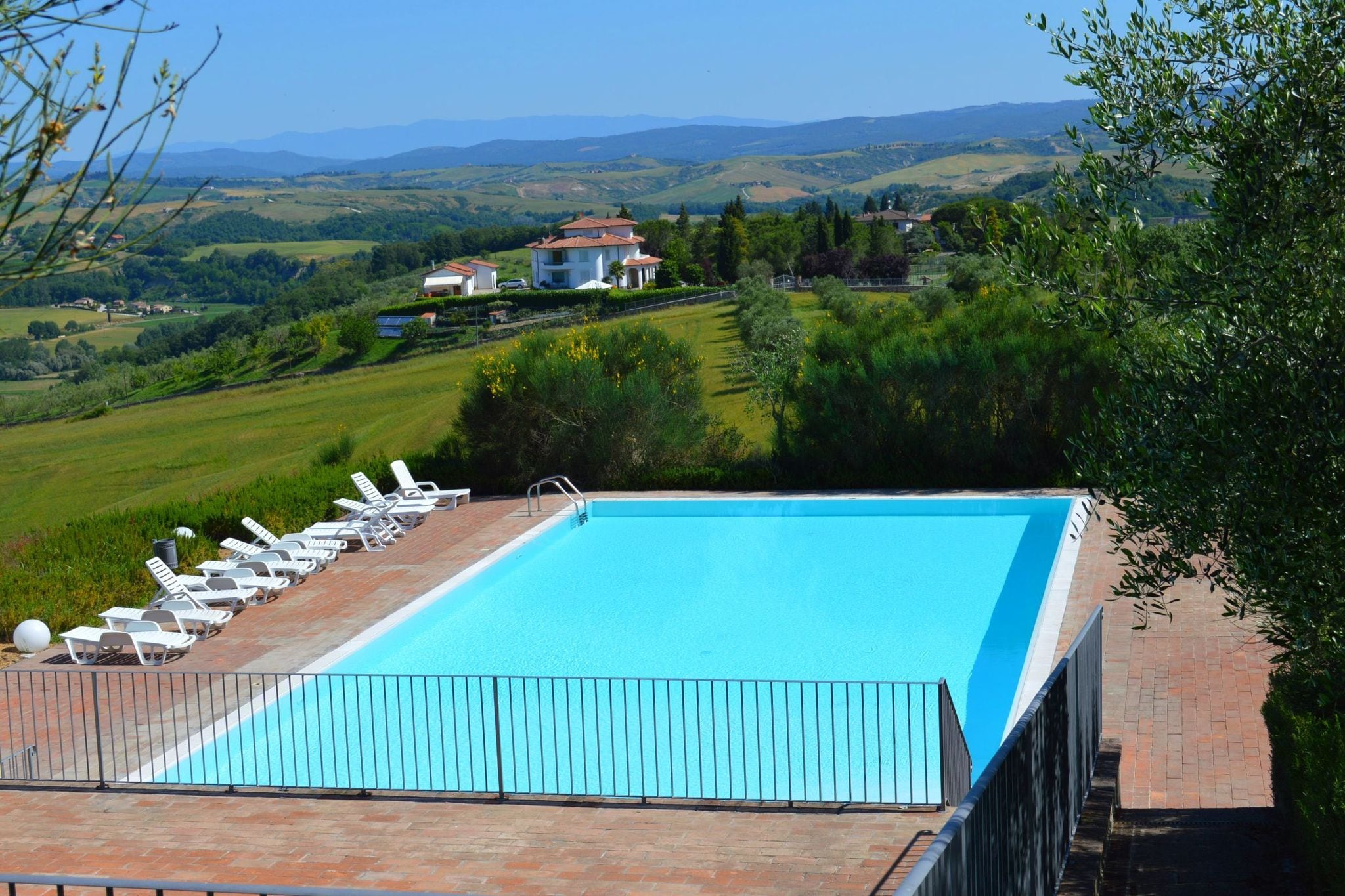 Ferienwohnung mit 2 Pools in den Hügeln von Siena