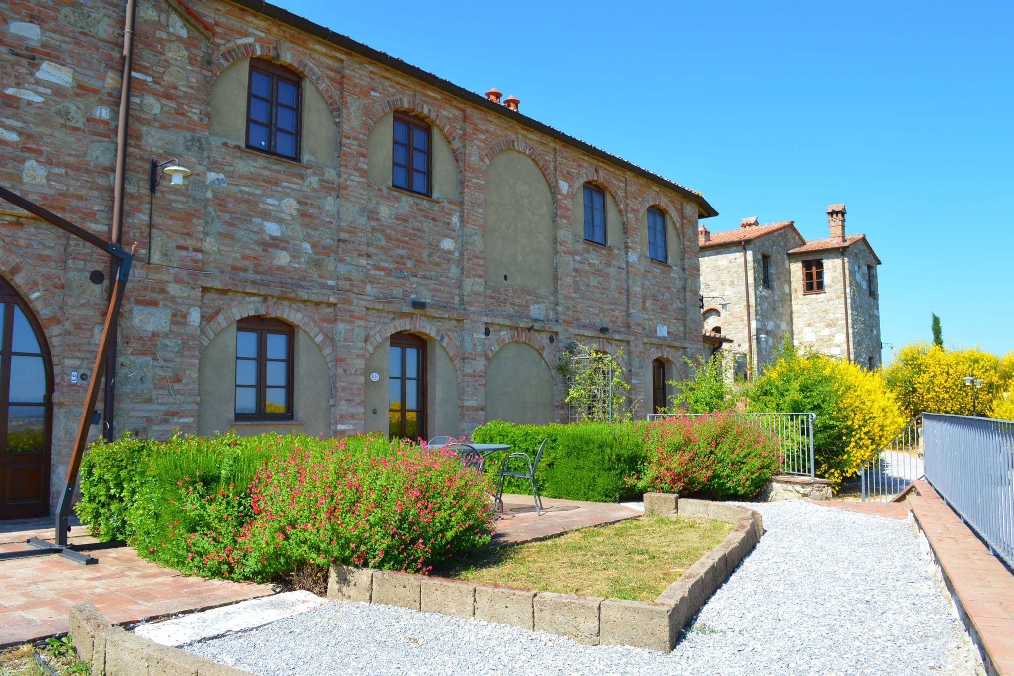Appartement dans Asciano avec 2 piscines dans les collines de Sienne