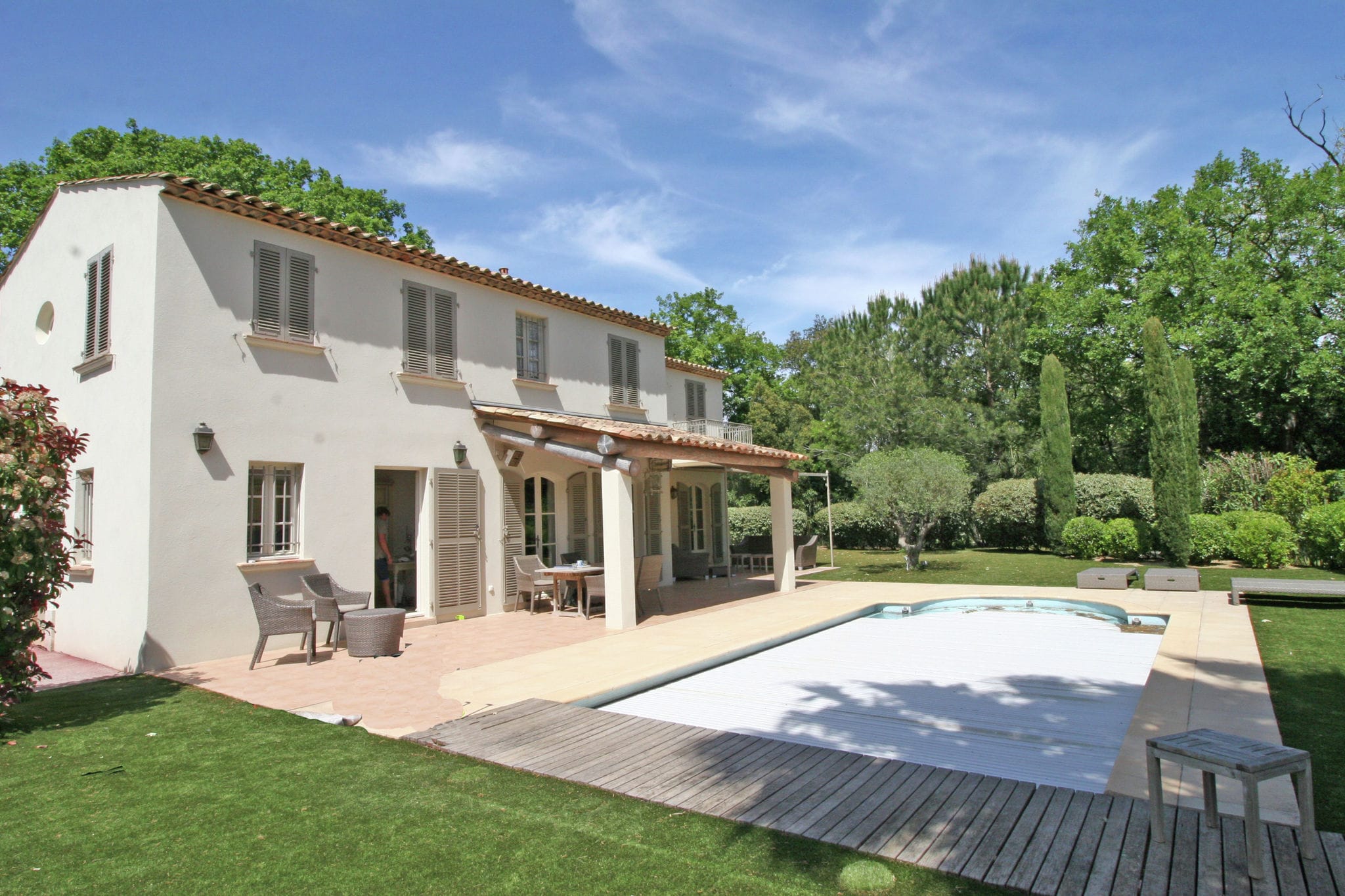 Plush Villa in Saint Tropez with Artistic Interiors & Pool