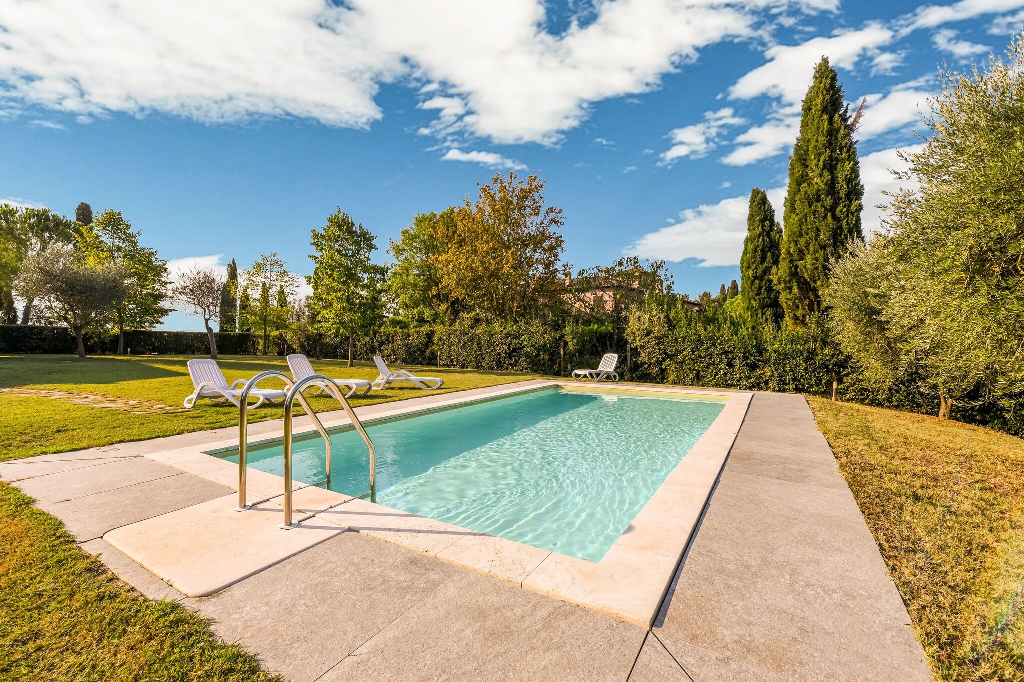 Knus vakantiehuis bij Siena met een privézwembad en tuin