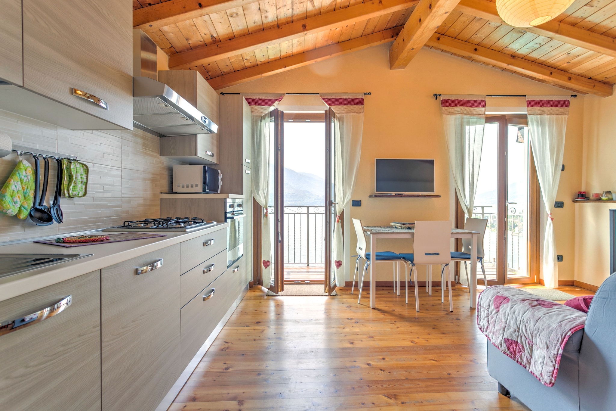 Gravedona Lake Escape