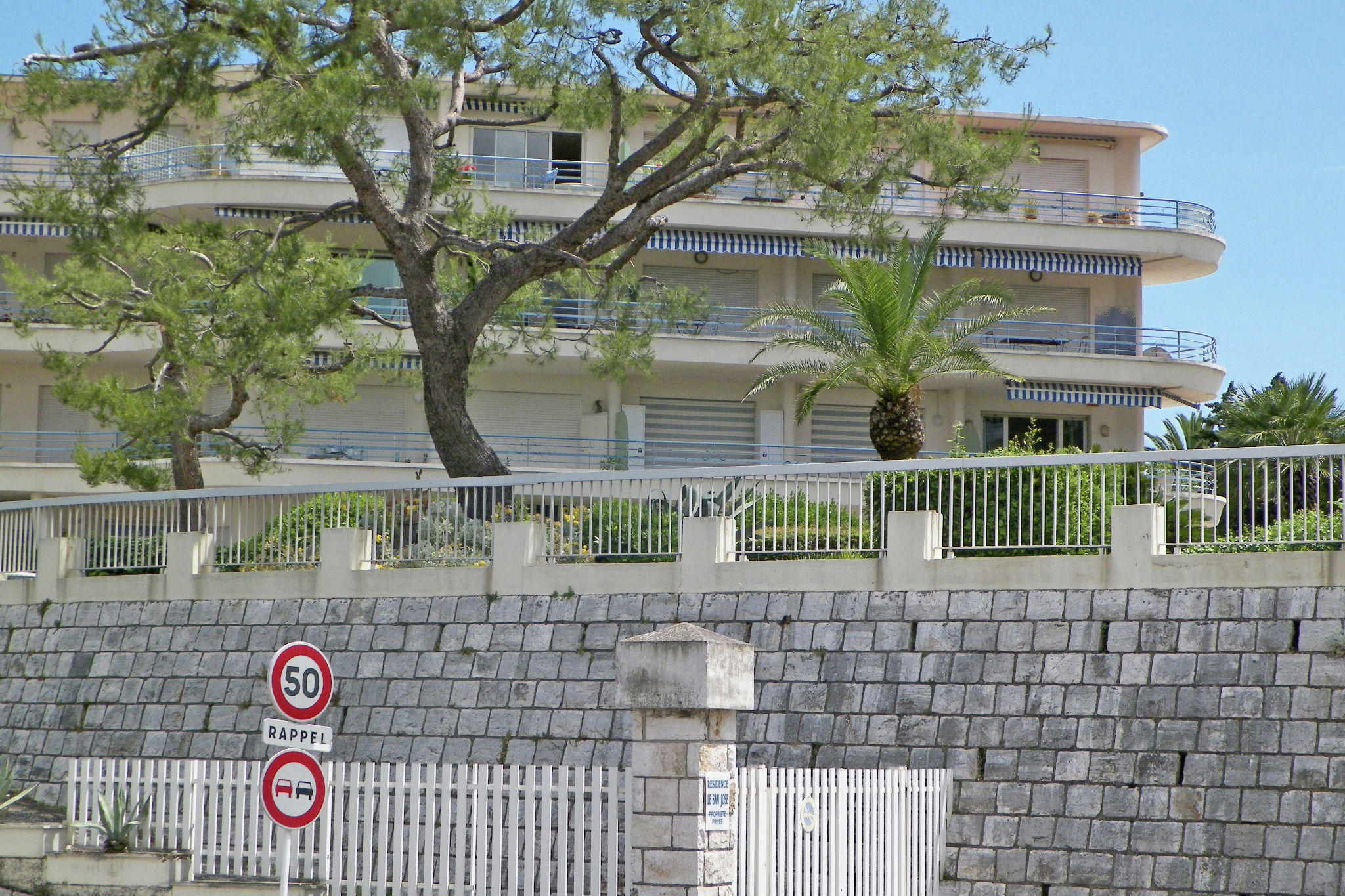 Appartement moderne avec terrasse privée à Antibes