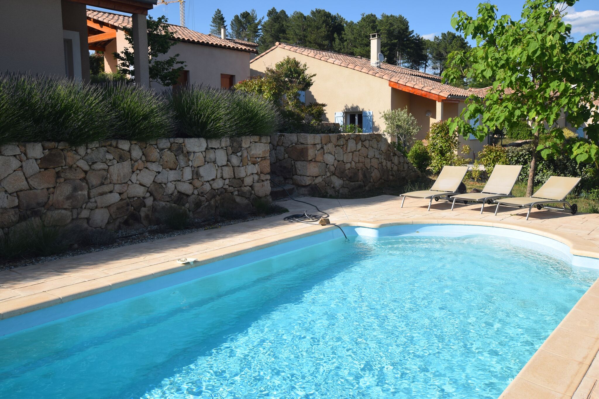 Moderne Villa in Joyeuse, Frankreich mit privatem Pool