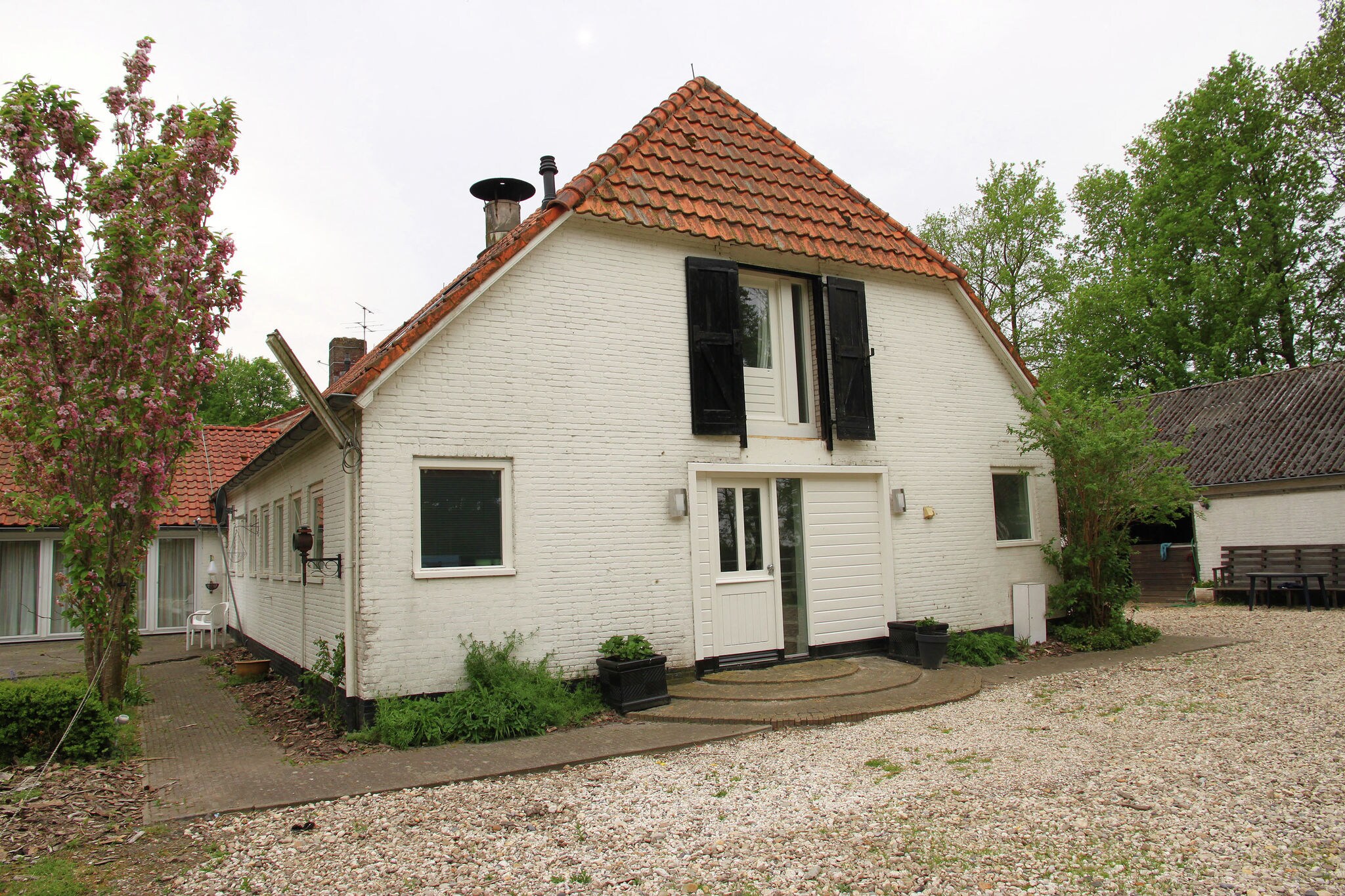 Luxurious Farmhouse in Rutten with Large Terrace