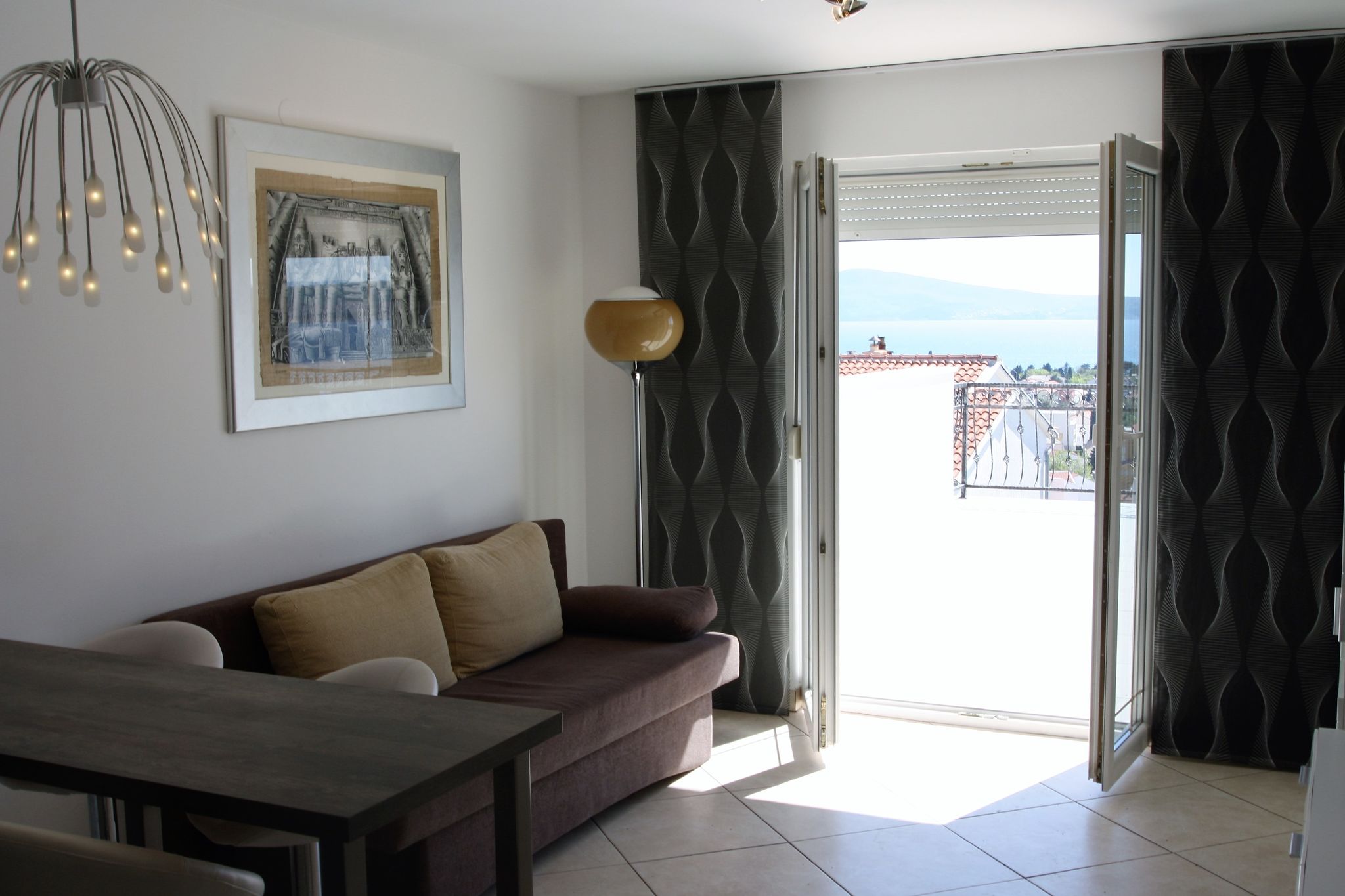 Mooi modern appartement voor maximaal 5 personen met een prachtig uitzicht op zee