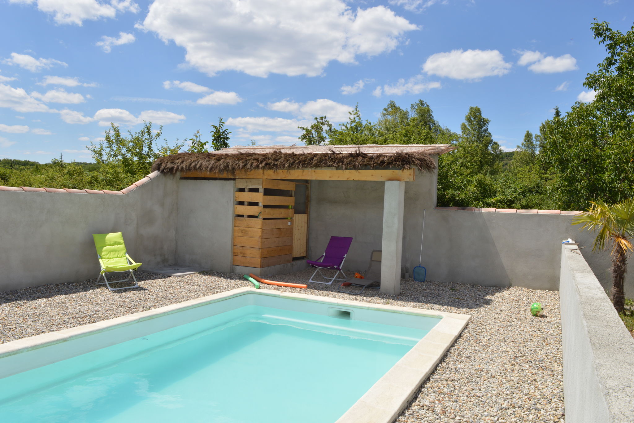 Modernes Ferienhaus in Pradons mit beheiztem Schwimmbad