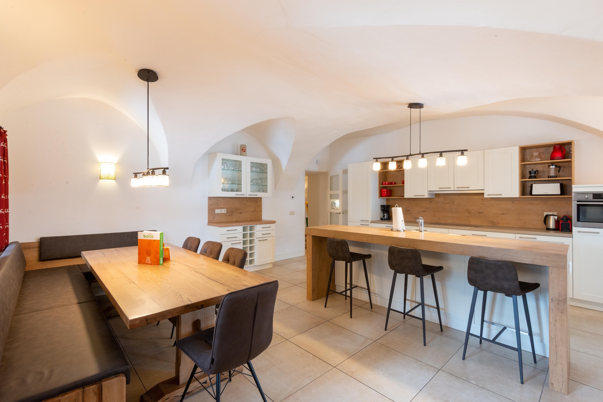 Farmhouse Niedernsill near Ski Slopes