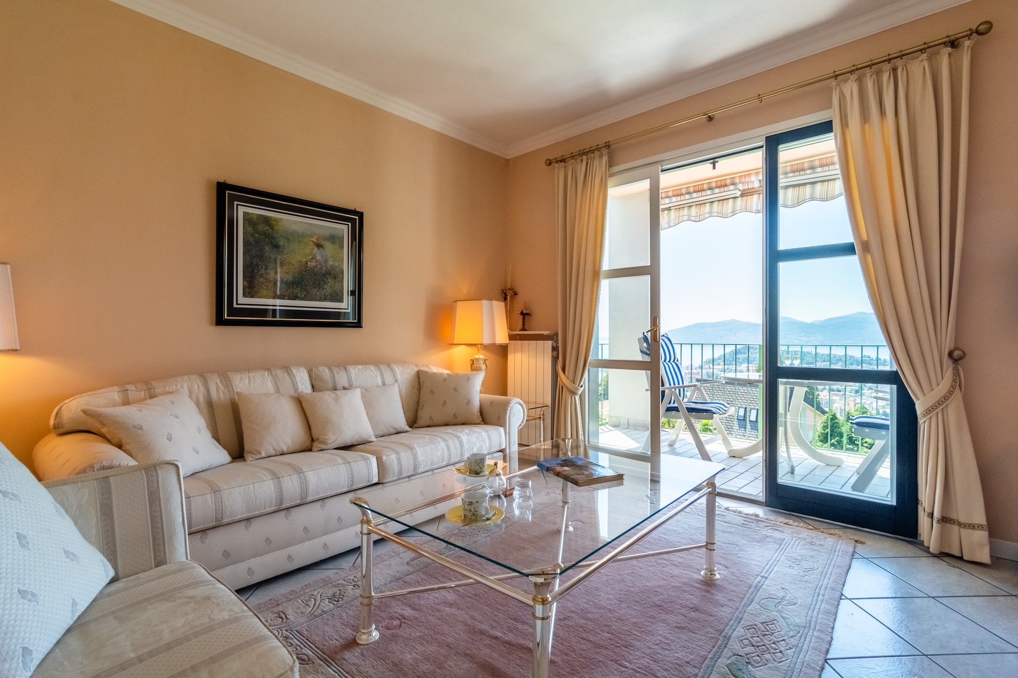 On the 1st floor: (open kitchen, Living/diningroom(TV(satellite)), bedroom(double bed), bathroom(shower, washbasin, toilet), balcony, heating(central, gas))\n\nparking
