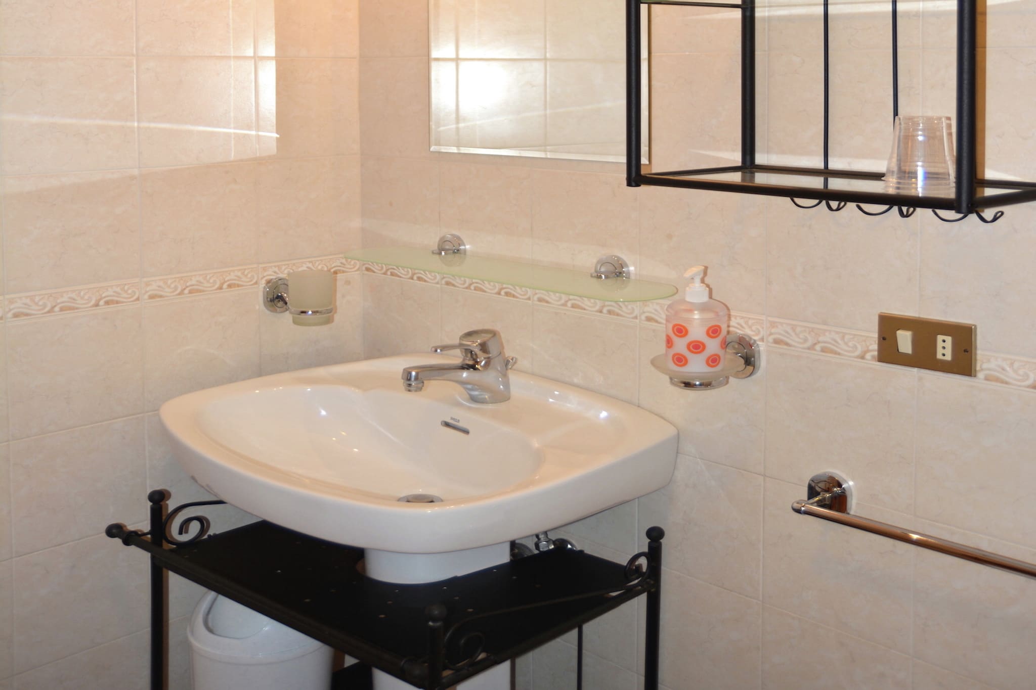 Azalea-Bathroom