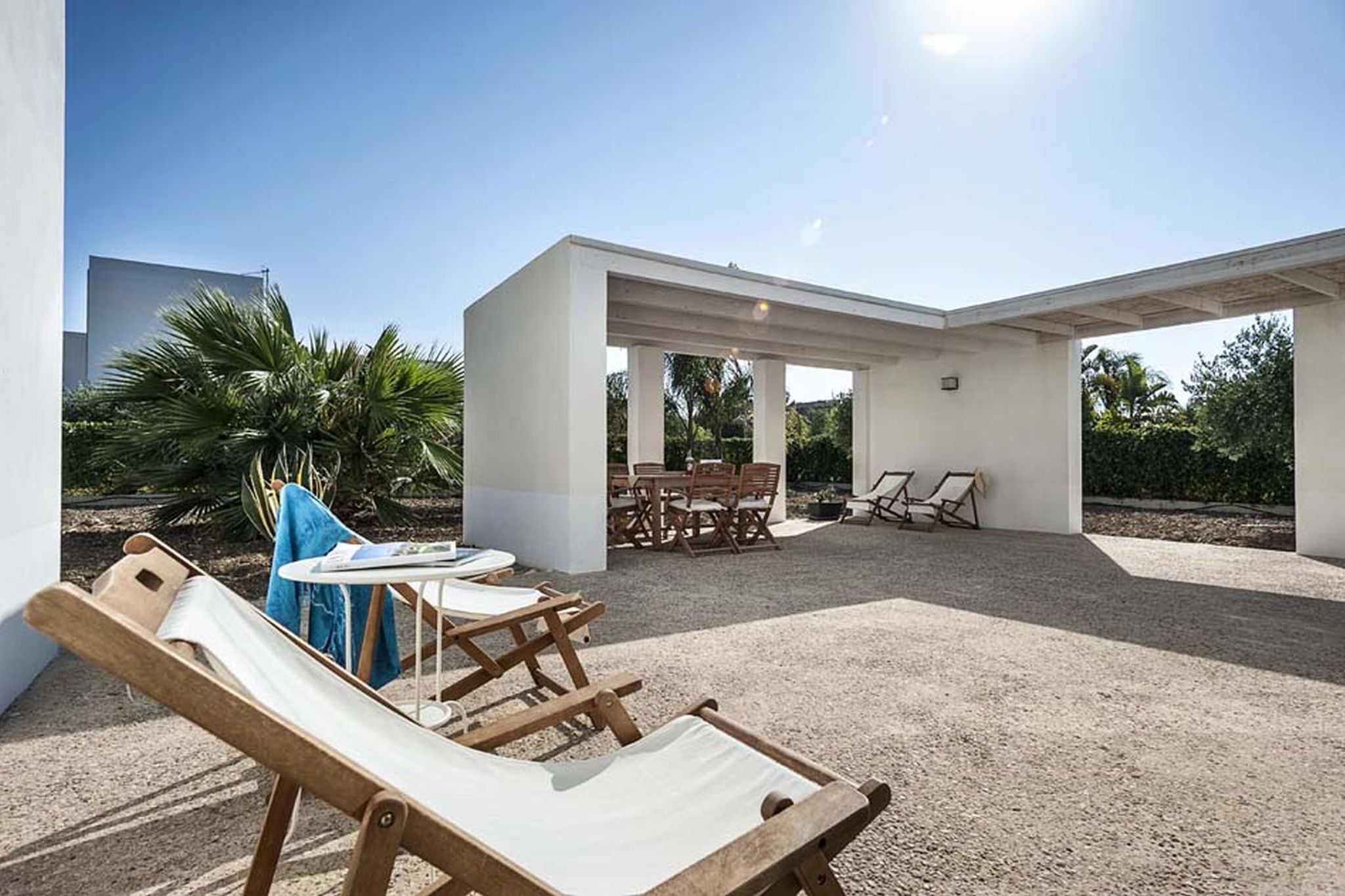 New villa at 300m from the sea with very big garden and a barbecue