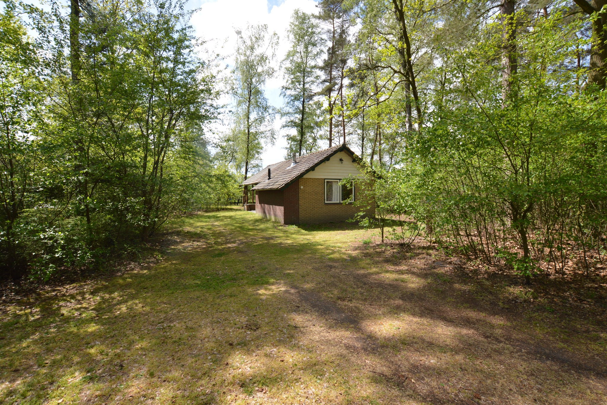 Gemütliches Ferienhaus mit Infrarot-Sauna in Stramproy