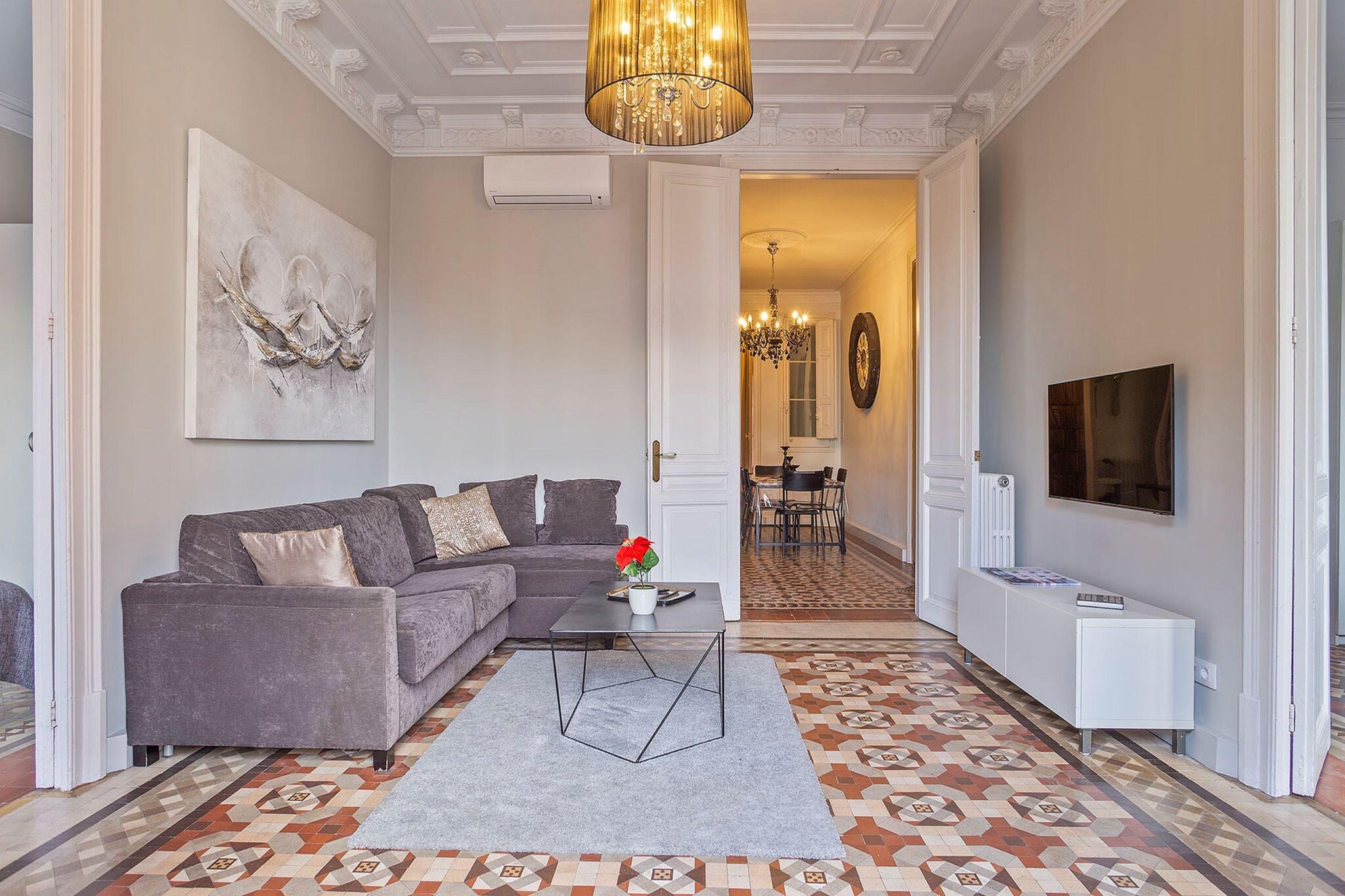 Luxuriöse Wohnung für 8 Personen, kürzlich renoviert im Zentrum von Barcelona