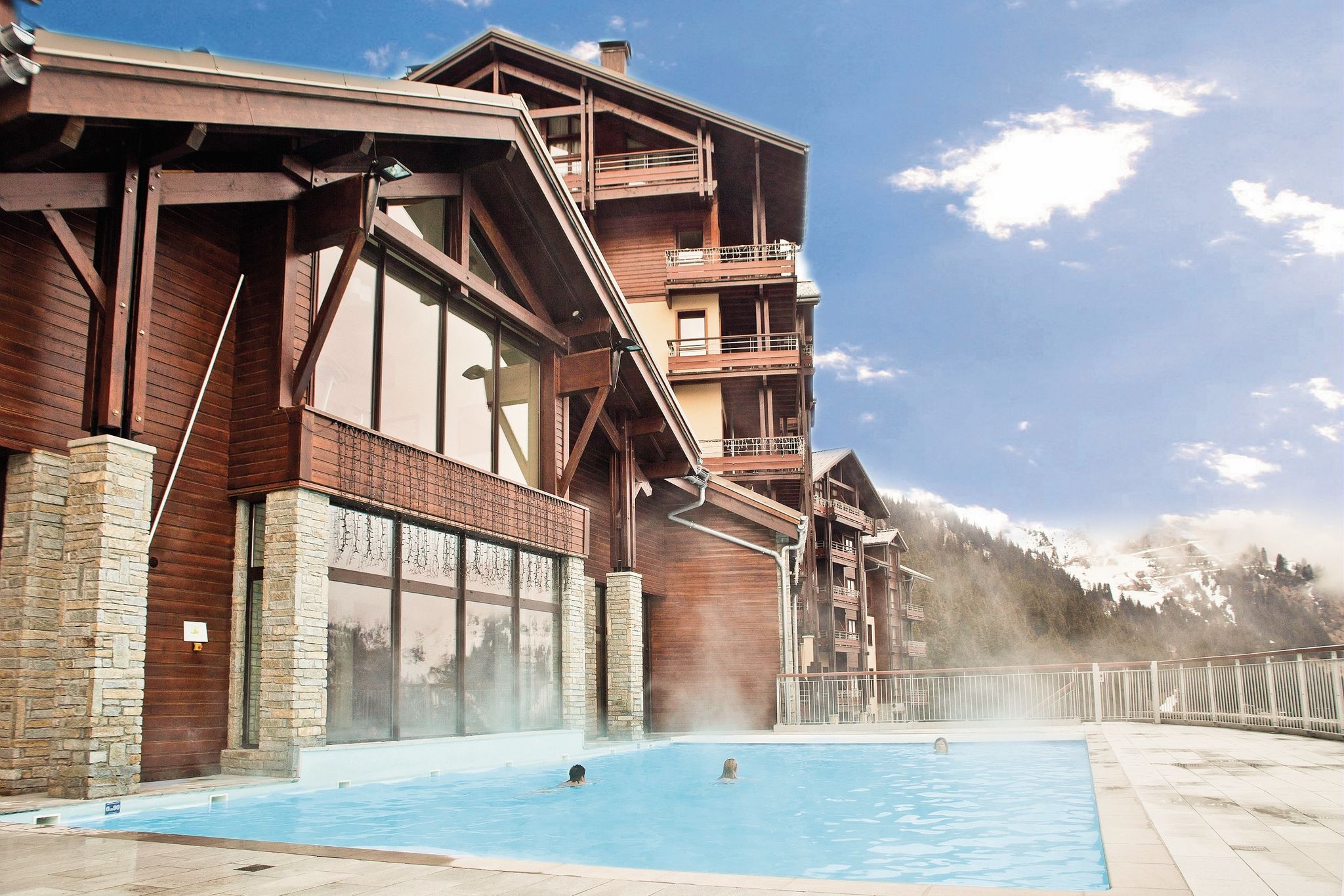 Belle résidence 5 étoiles avec piscine plein air dans Le Grand Massif
