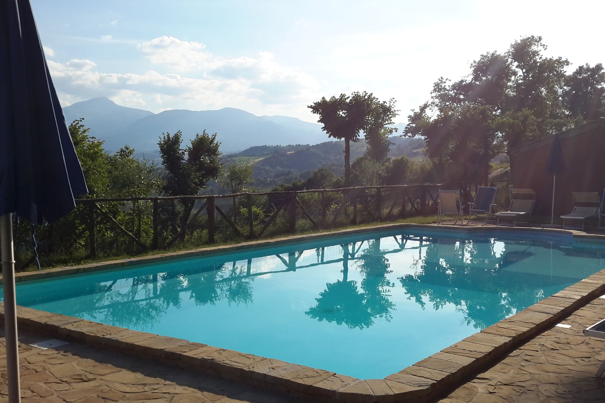 Fantastisch landhuis in Monte San Martino met een zwembad