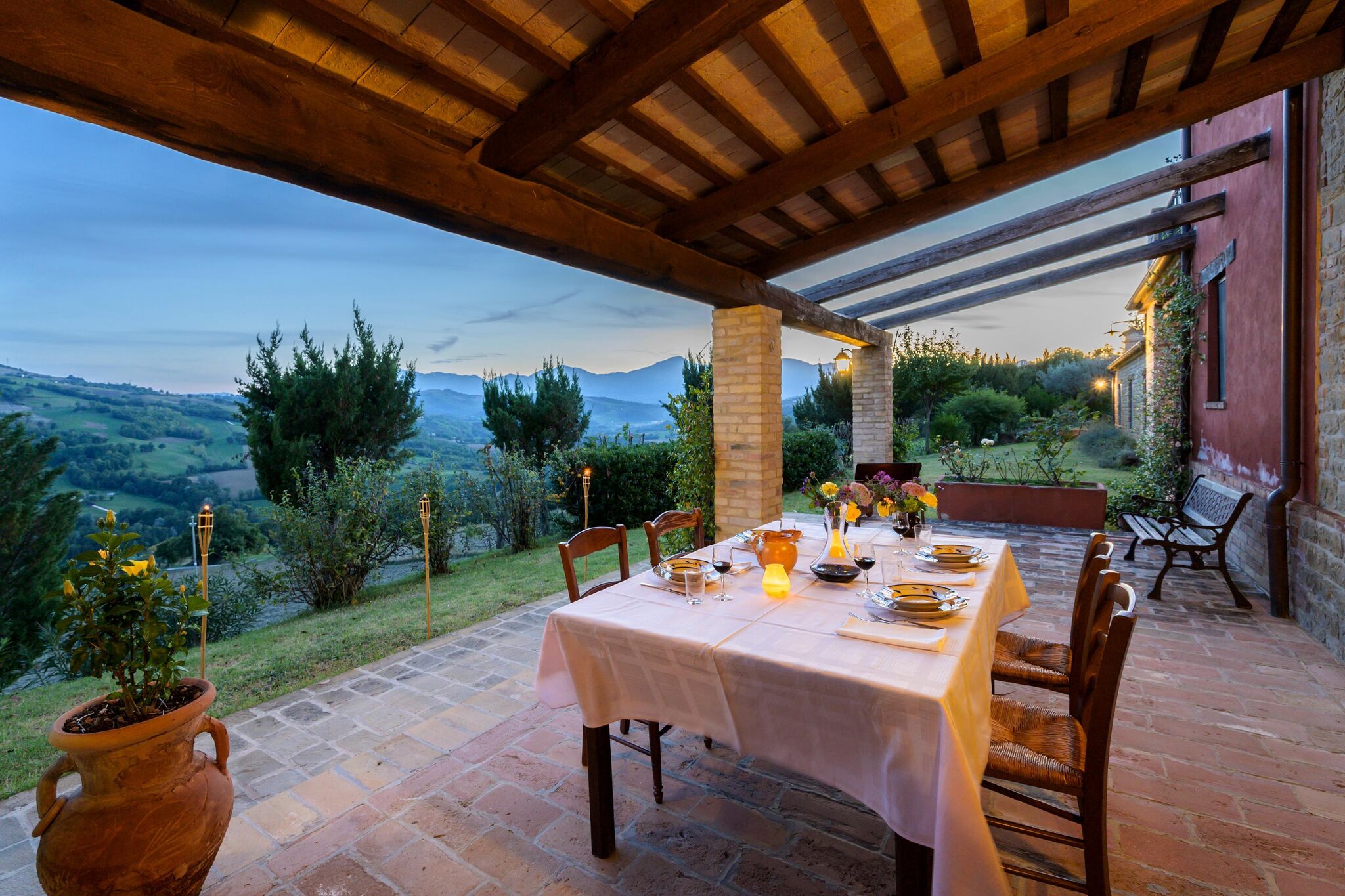 Mooi landhuis in Monte San Martino met terras