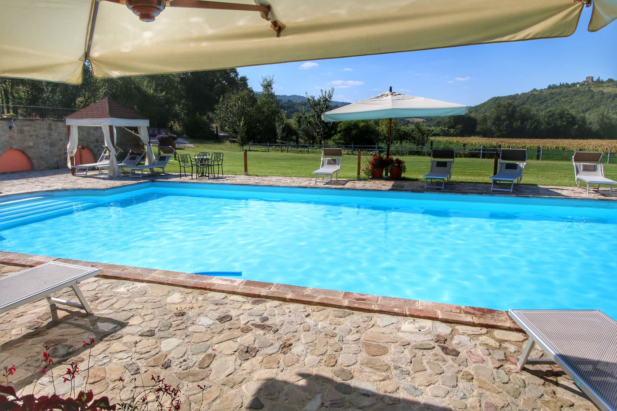 Luxe appartement in Pontecuti met zwembad