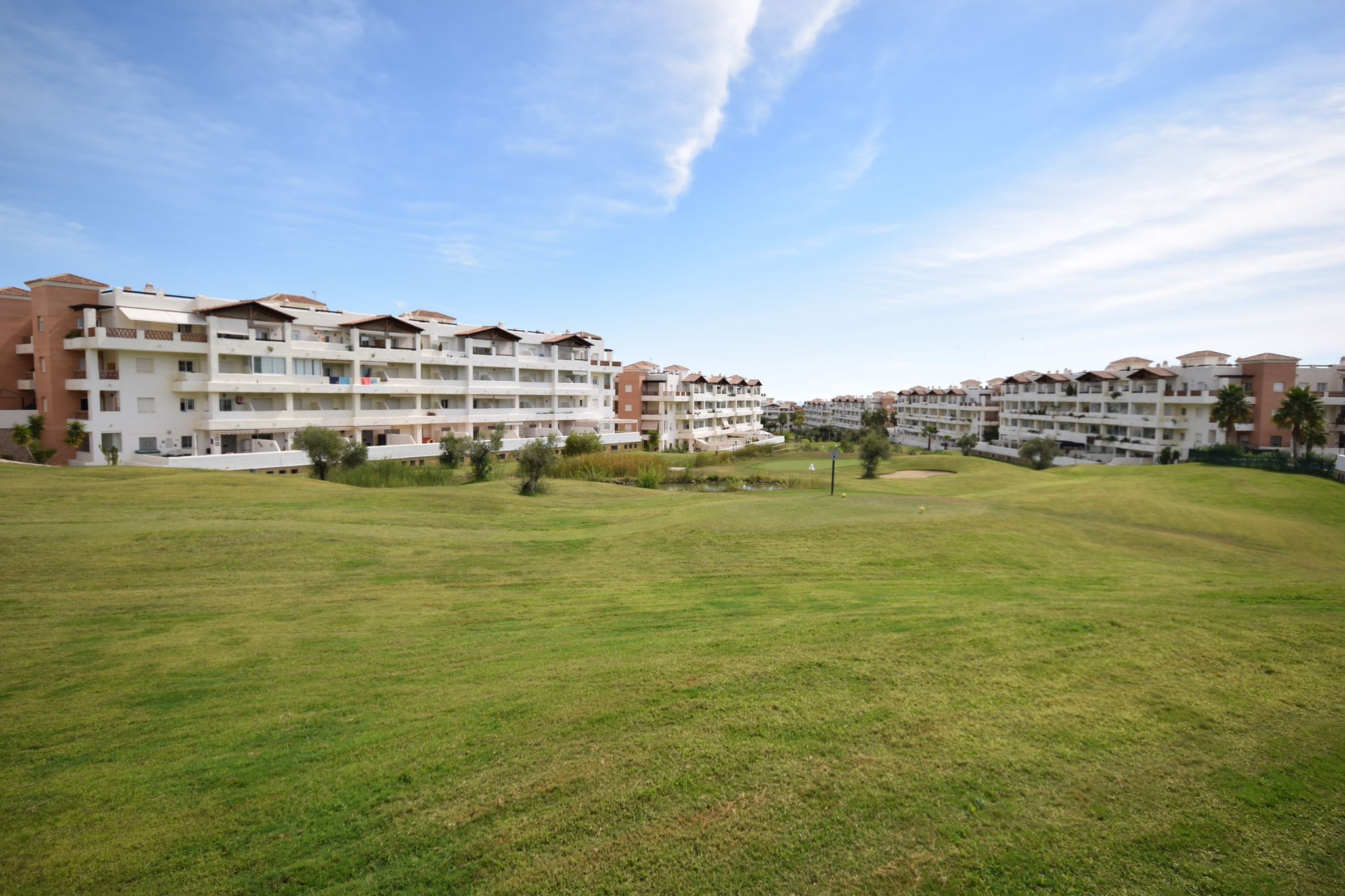 Comfortable apartment on the golf course, near the beach and activities