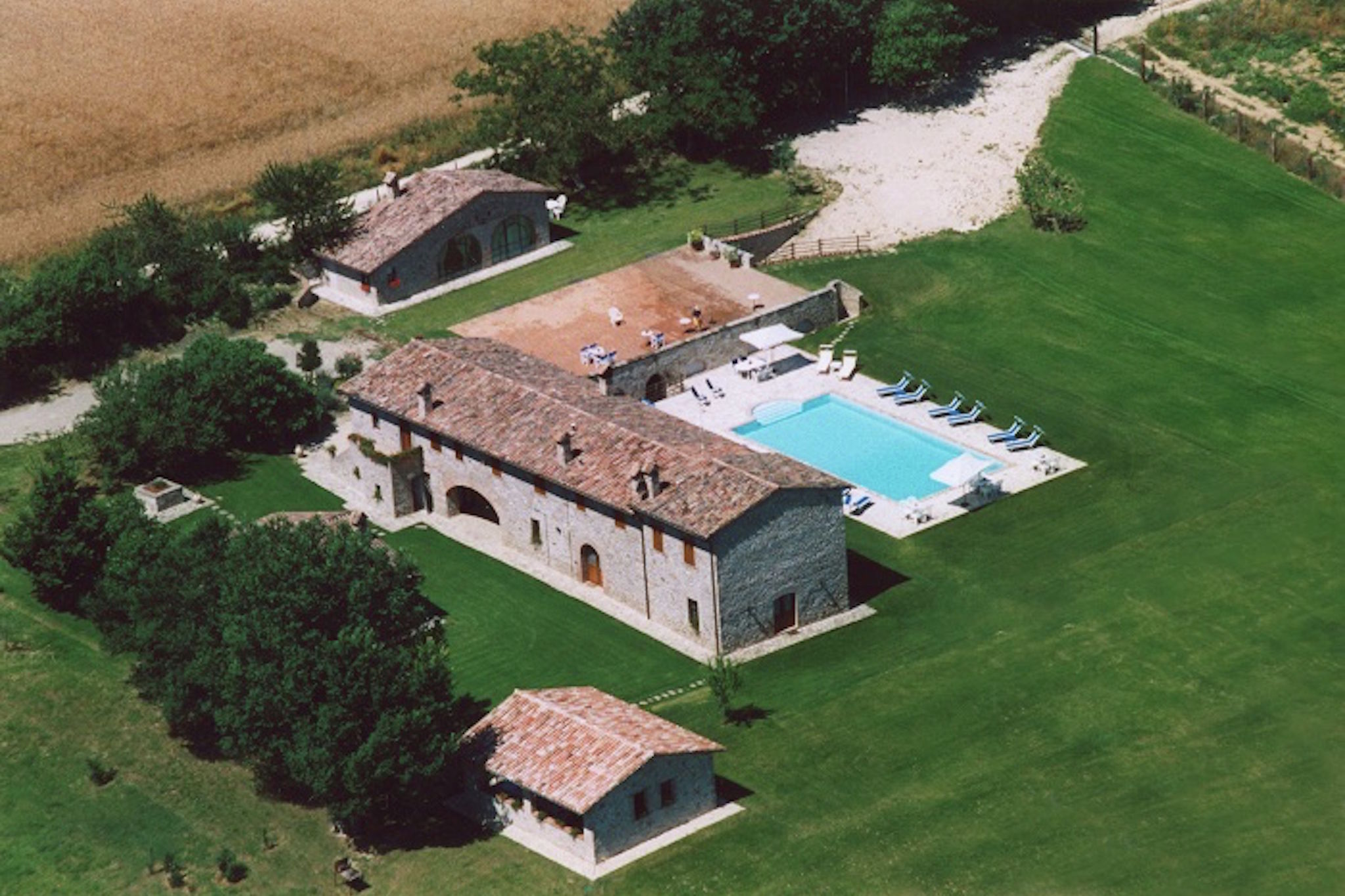 Appartement in een oude boerderij in Umbrië met zwembad