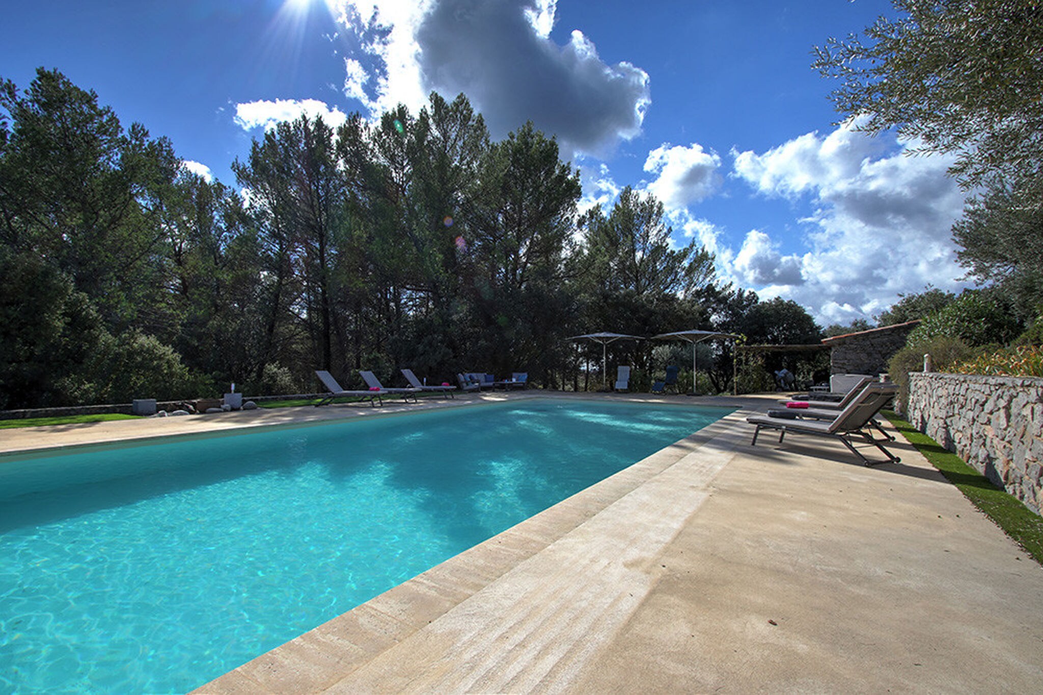 Mooie, ruime villa in Pignans met mega groot privé-zwembad