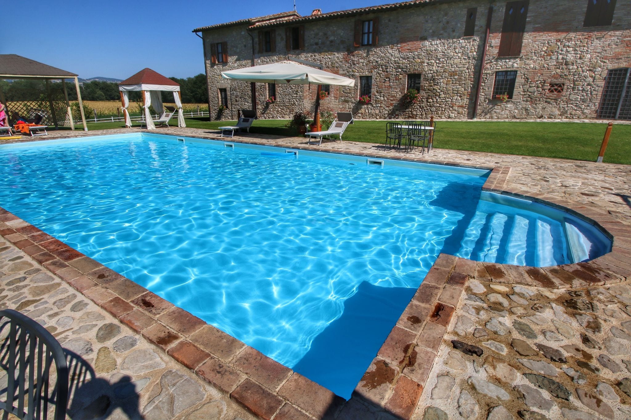 Robust old farmhouse for 4 persons amidst the Umbrian hills