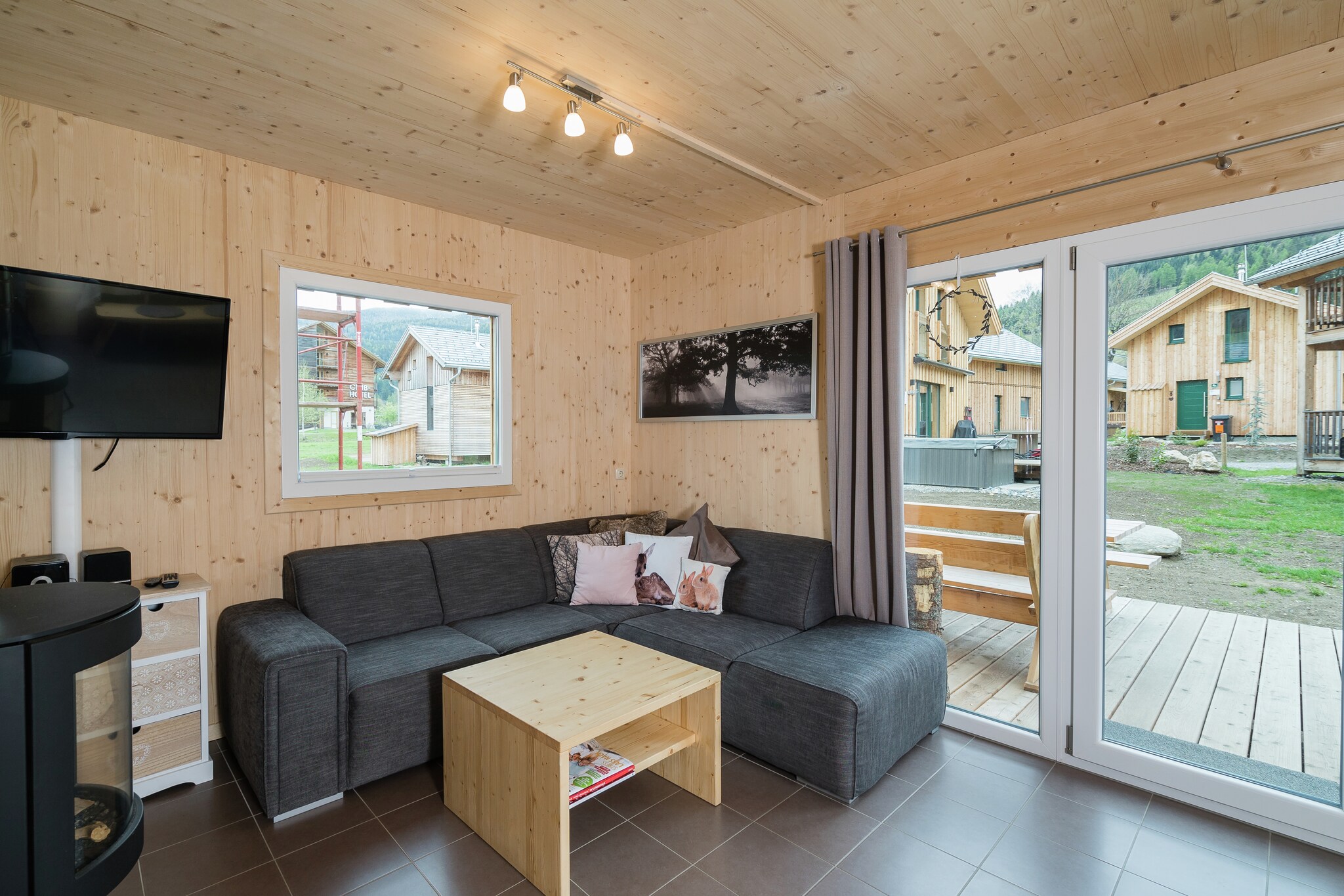 Luxurious Chalet in Sankt Lorenzen ob Murau with Jacuzzi