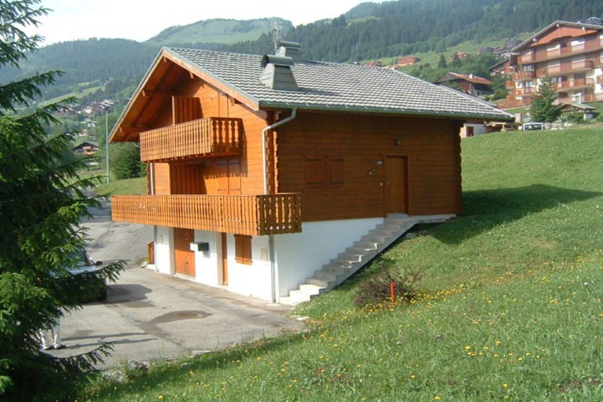 Moderne vakantiehuis in Châtel met balkon