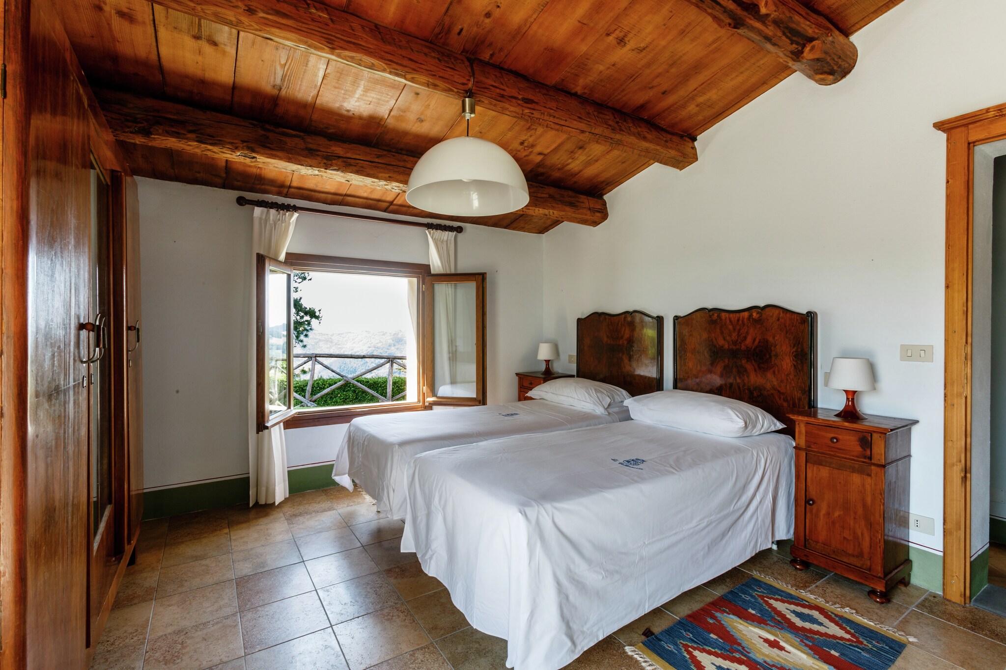 Ground floor: (Living room(TV, fireplace), dining room(dining table), dining room(dining table), Kitchen(hob(gas), electric kettle, toaster, hood, coffee machine, espresso machine, microwave, dishwasher, fridge-freezer, Juicer), Kitchen(hob(gas), electric kettle, toaster, hood, coffee machine, espresso machine, microwave, dishwasher, Juicer), bedroom(double bed), bedroom(2x single bed), bedroom(2x single bed), Gallery bedroom(2x single bed), bathroom(bath tub, washbasin, toilet, bidet), bathroom(bath tub, washbasin, toilet, bidet), bathroom(shower, washbasin, toilet, bidet), bathroom(shower, washbasin, toilet, bidet))\n\nOn the 1st floor: (Living room(TV, fireplace), bedroom(2x single bed), bedroom(2x single bed), bedroom(2x single bed), bedroom(double bed), Bedroom with bathroom(double bed or 2 single beds, shower, washbasin, toilet, bidet), bathroom(bath tub, washbasin, toilet, bidet), bathroom(shower, washbasin, toilet, bidet), bathroom(shower, washbasin, toilet, bidet), bathroom(shower, washbasin, toilet, bidet))\n\nwashing machine, washing machine, garden(non-landscaped garden), garden furniture, BBQ, parking, swimming pool(private, 10 x 5 m., opened from 1/2 May upto and including 1/2 Sep)