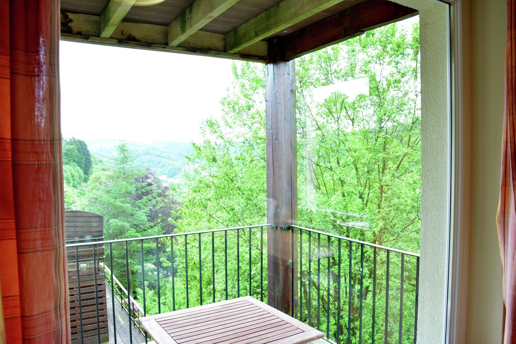Appartement avec vue sur la colline à Bouillon avec terrasse