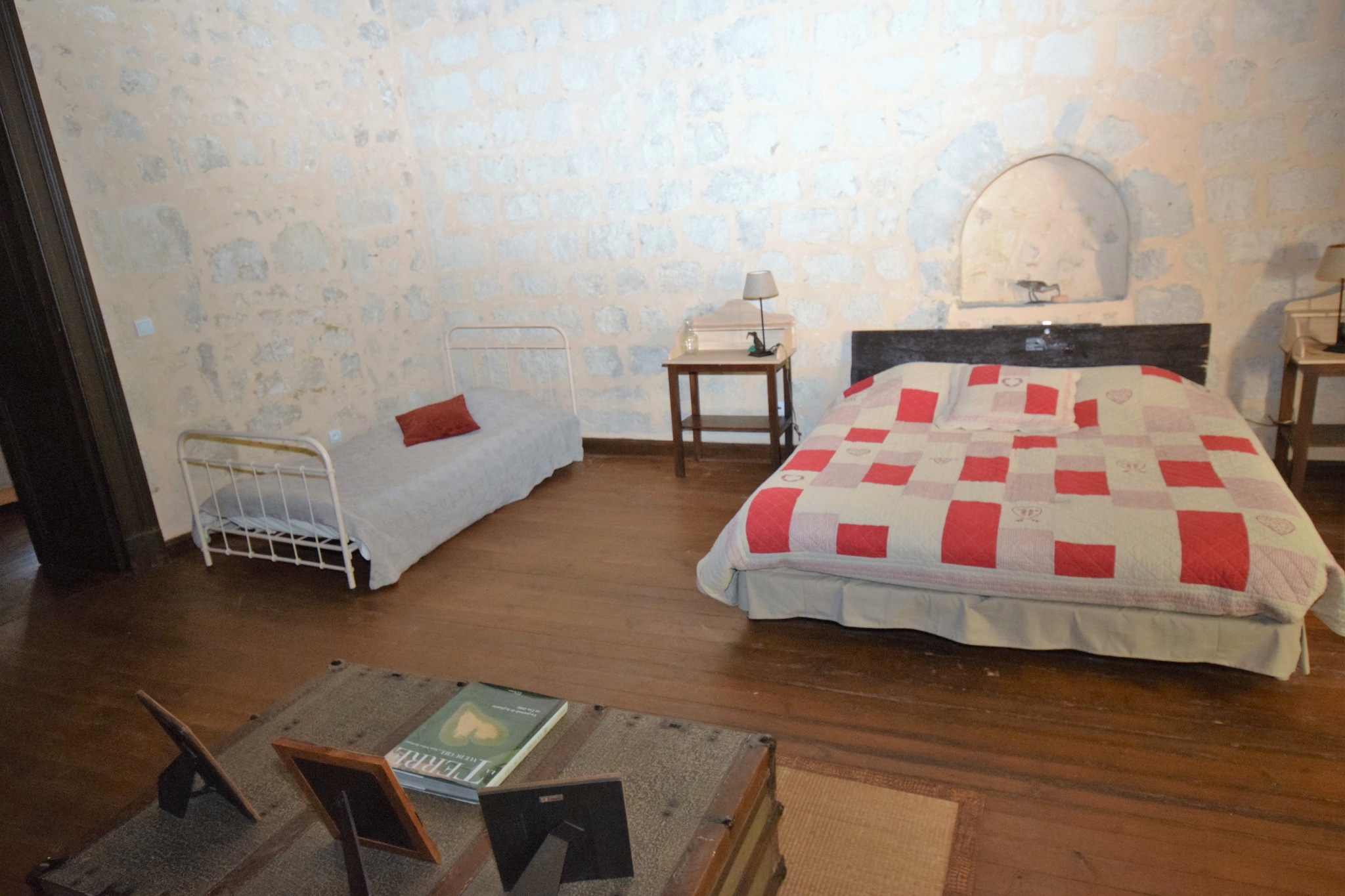 Located near Agen, this is a 4-bedroom castle with a shared pool to enjoy a great time together. The castle is perfect for a get-together with a large family or reunion with friends.
This castle is a short distance from Agen and is, therefore, a perfect base for several activities, both cultural, gastronomic and sporting area. Nearby are the famous Bastides Monpazier and Monflanquin and the river Lot is a stone's throw away.
The castle's living/dining room has a fireplace to get cosy around when it is cold outside. The modern, equipped kitchen is perfect to prepare meals of your choice and savour them together. You can sleep peacefully in the comfortable bedding after having a tiring day.