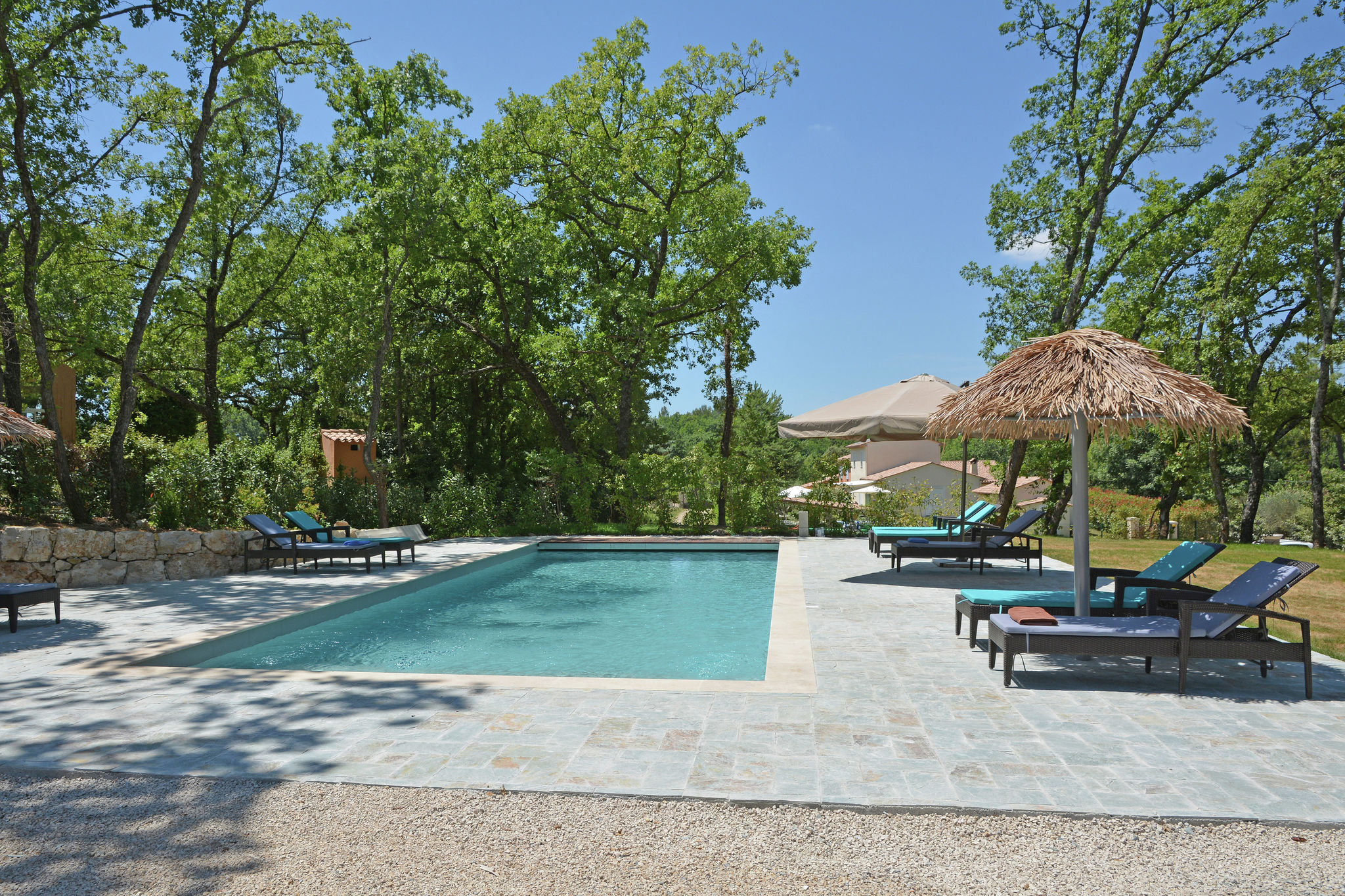 Moderne Villa mit Swimmingpool in Montauroux (Frankreich)
