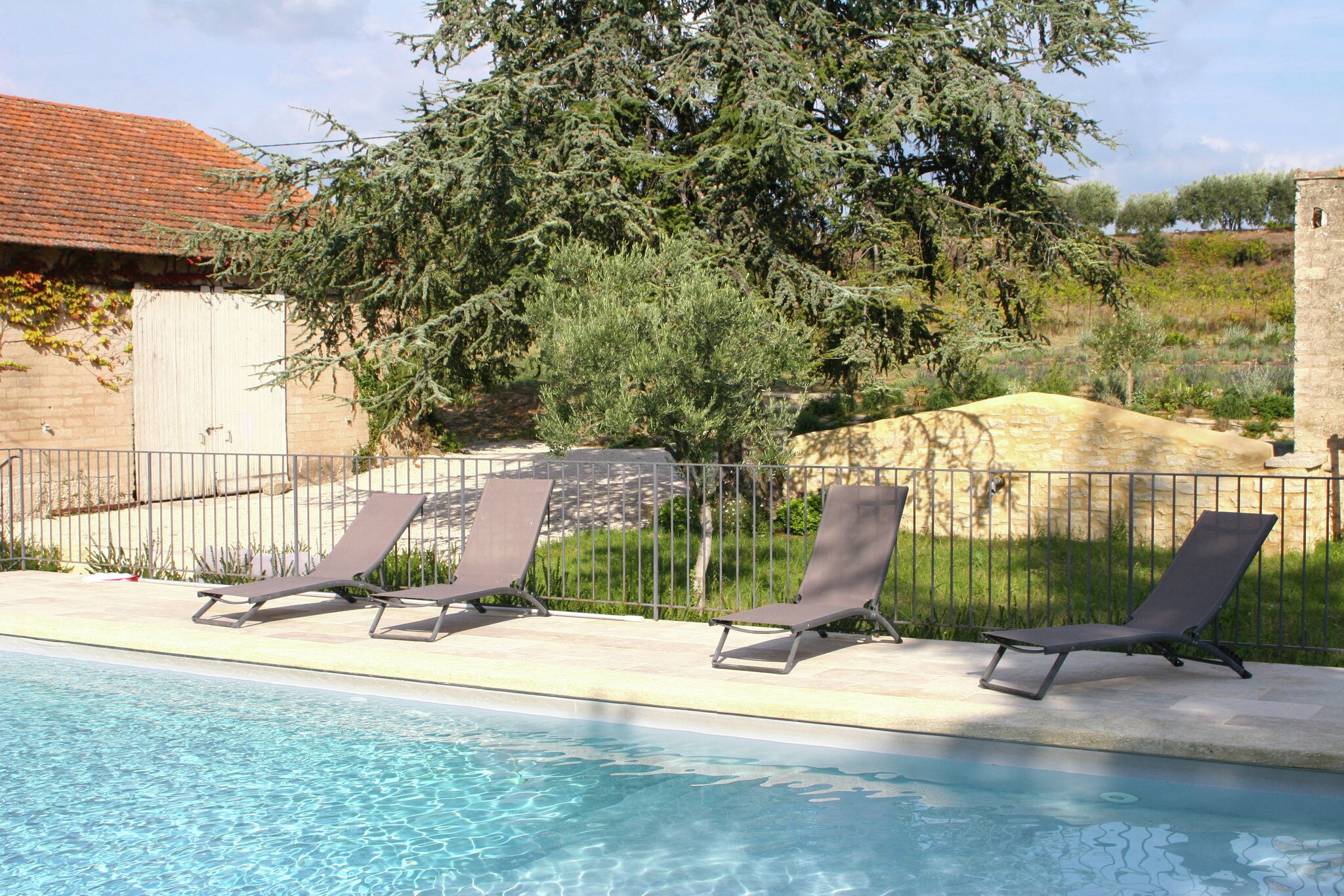 Mas de luxe avec piscine privée, situé au pied du Mont Ventoux