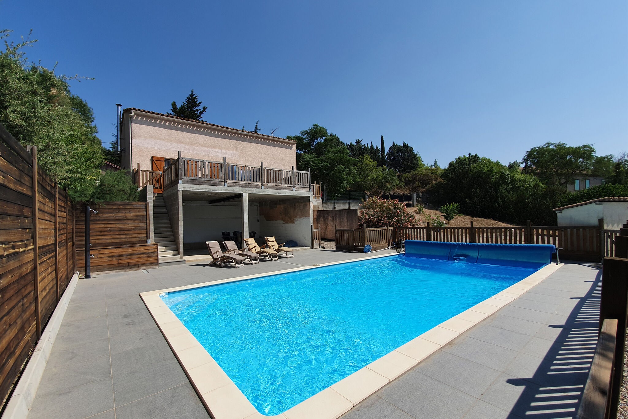 Villa isolée à Félines, piscine, vue, proche centre-ville