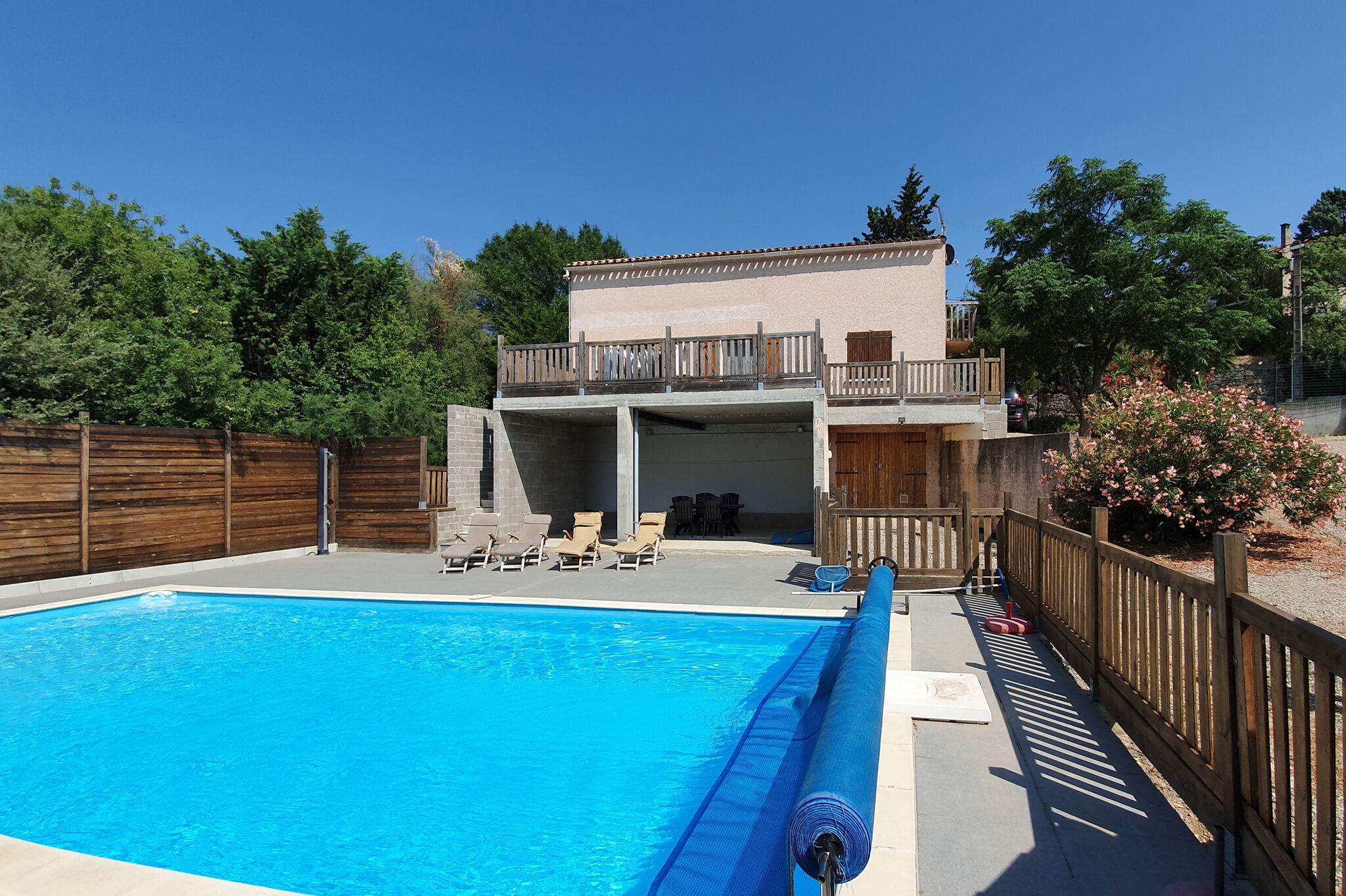 Villa in Félines mit Pool, schöner Aussicht & zentrumsnah