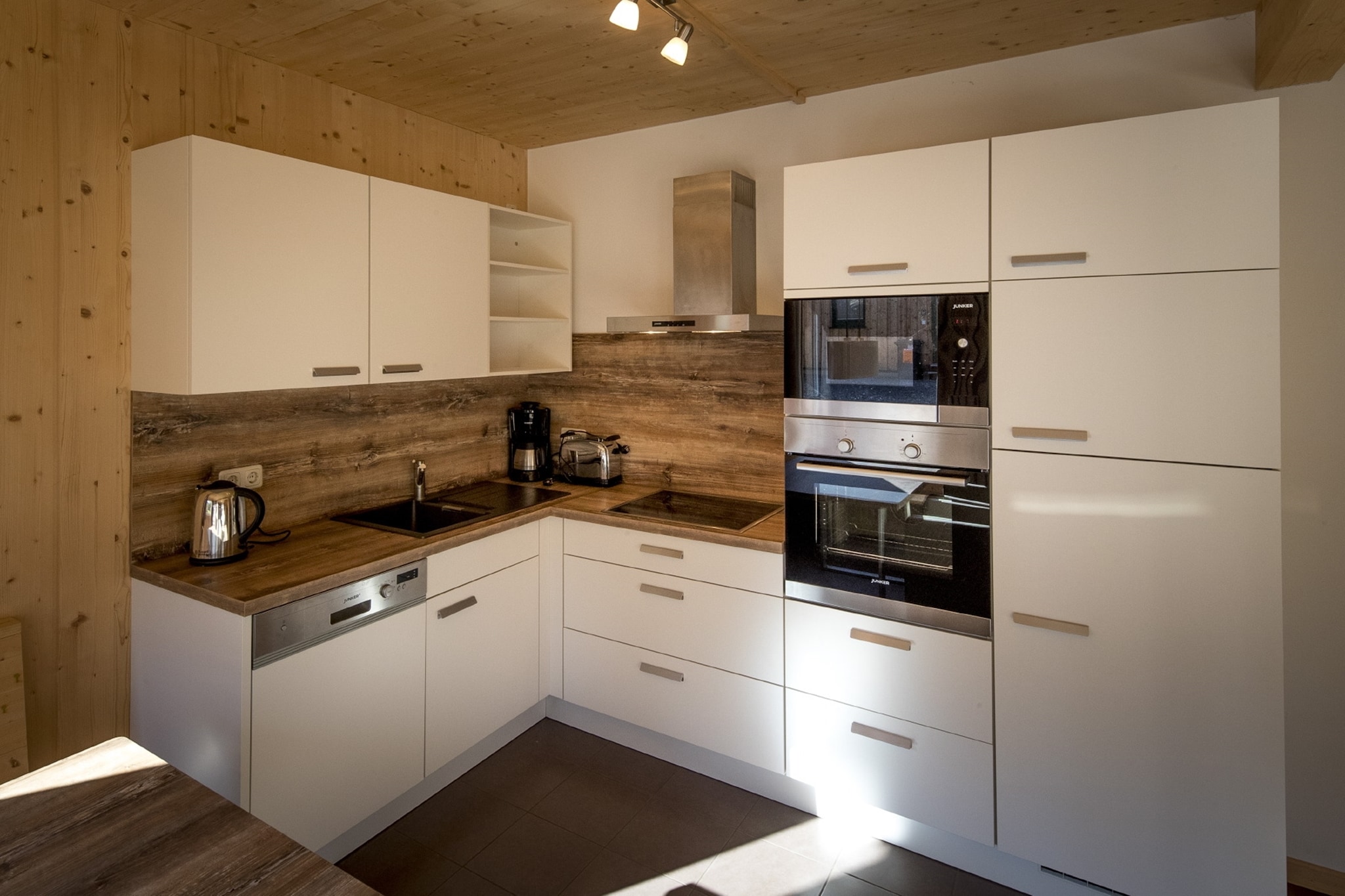 Deluxe chalet with whirlpool