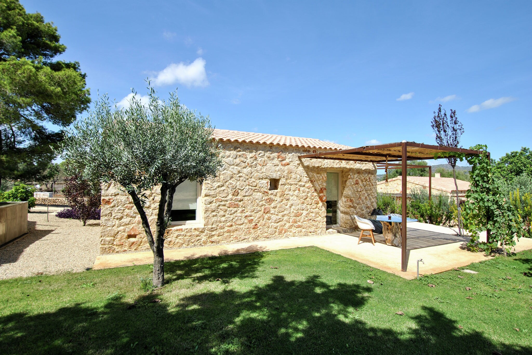 Joli bungalow avec piscine à Sant Llorenç des Cardassar