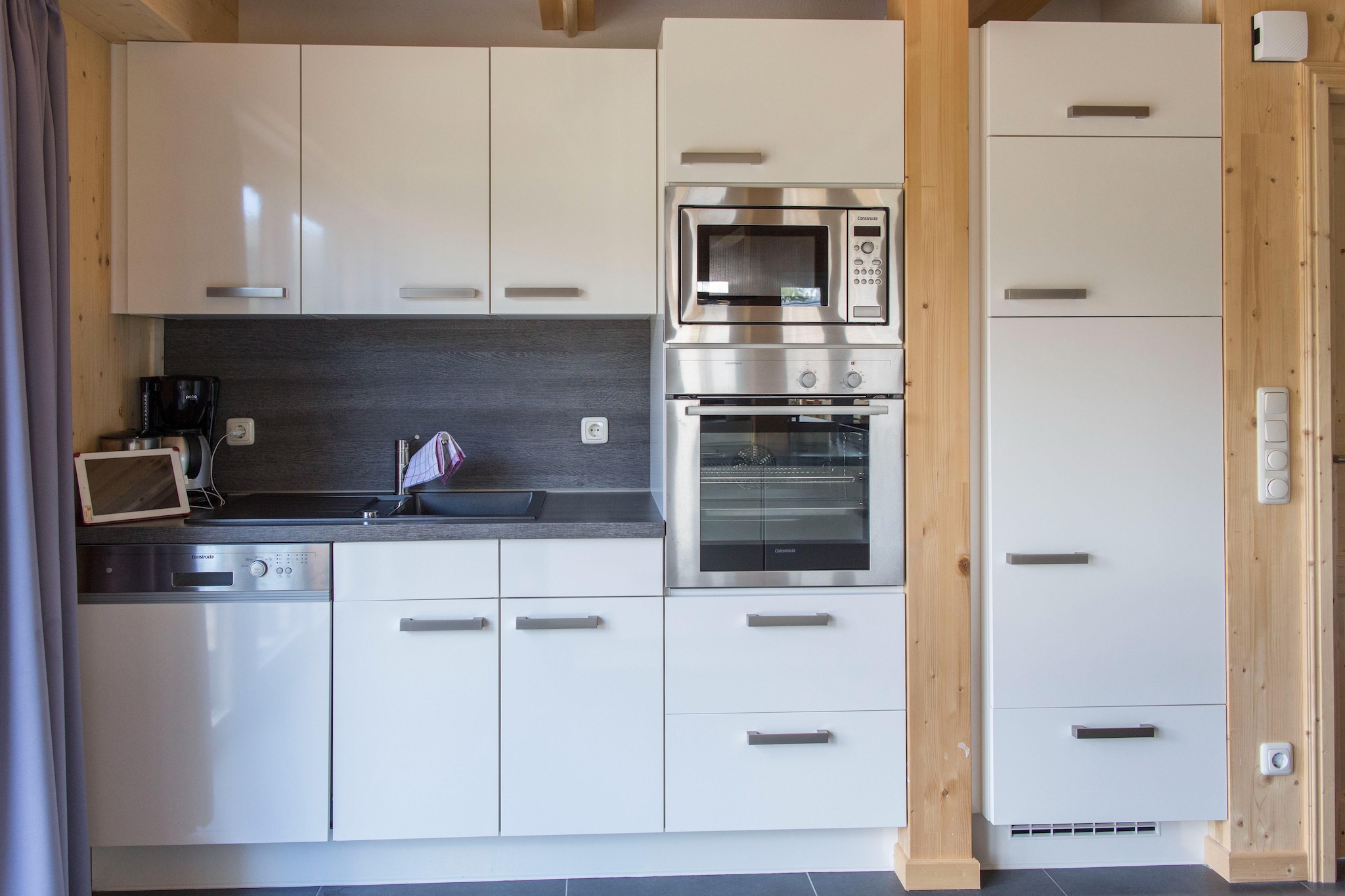 " Welcome to our exclusive deluxe chalet, perfectly designed to accommodate up to 10 guests across 110mÂ² of luxurious living space. Located at the top of Kreischberg Valley Station, this chalet offers an ideal retreat for families and groups seeking both relaxation and adventure. 

The chalet's top location at Kreischberg Valley Station ensures easy access to excellent skiing and snowboarding facilities during the winter months. In summer, you can explore the scenic hiking and biking trails that surround the area. 

 The chalet features four beautifully furnished bedrooms, including three with double beds and one with a double bed and bunk beds. This layout ensures ample and flexible sleeping arrangements for everyone. With two stylishly appointed bathrooms, each equipped with either a shower or an indoor whirlpool tub (hairdryer provided), youâ€™ll find comfort and convenience at every turn. Unwind in the spacious living-dining area, where a cozy seating arrangement and a flat-screen TV create the perfect environment for relaxation and entertainment. The open-plan kitchen is a chefâ€™s delight, fully equipped with high-quality cutlery, cookware, and essential appliances. Enjoy preparing meals with a ceramic hob, oven, dishwasher, and fridge with freezer compartment, complemented by a toaster, kettle, and coffee machine. Stay connected with complimentary Wi-Fi and enjoy a range of satellite TV channels during your downtime. 

To make your stay as effortless as possible, a small starter set will be provided upon arrival, including dishwasher tabs, dishwashing liquid (sample), a sponge, garbage bags, cleaning supplies, and a tea towel. Additionally, the Murau-Murtal GuestCard (summer) is included, offering a variety of local benefits and discounts to enhance your experience. "