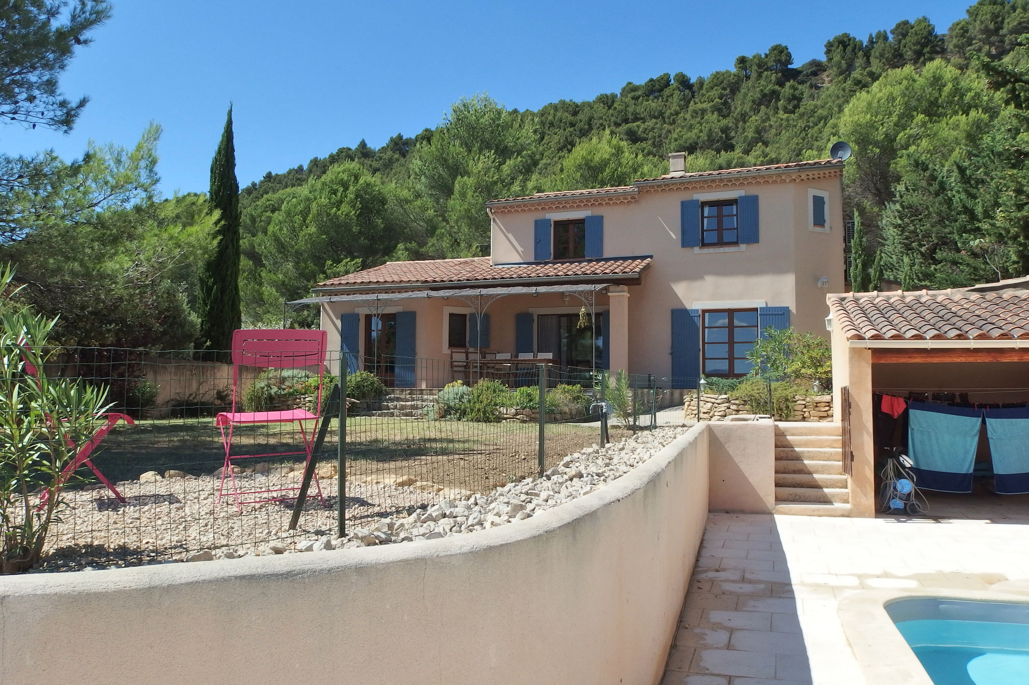 Moderne villa met verwarmd prive-zwembad, airco, wifi en bij de Mont-Ventoux.
