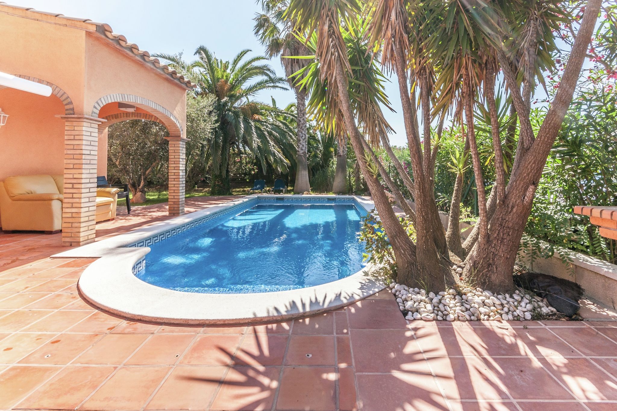 Fantastic holiday home with private pool at the port including a private berth