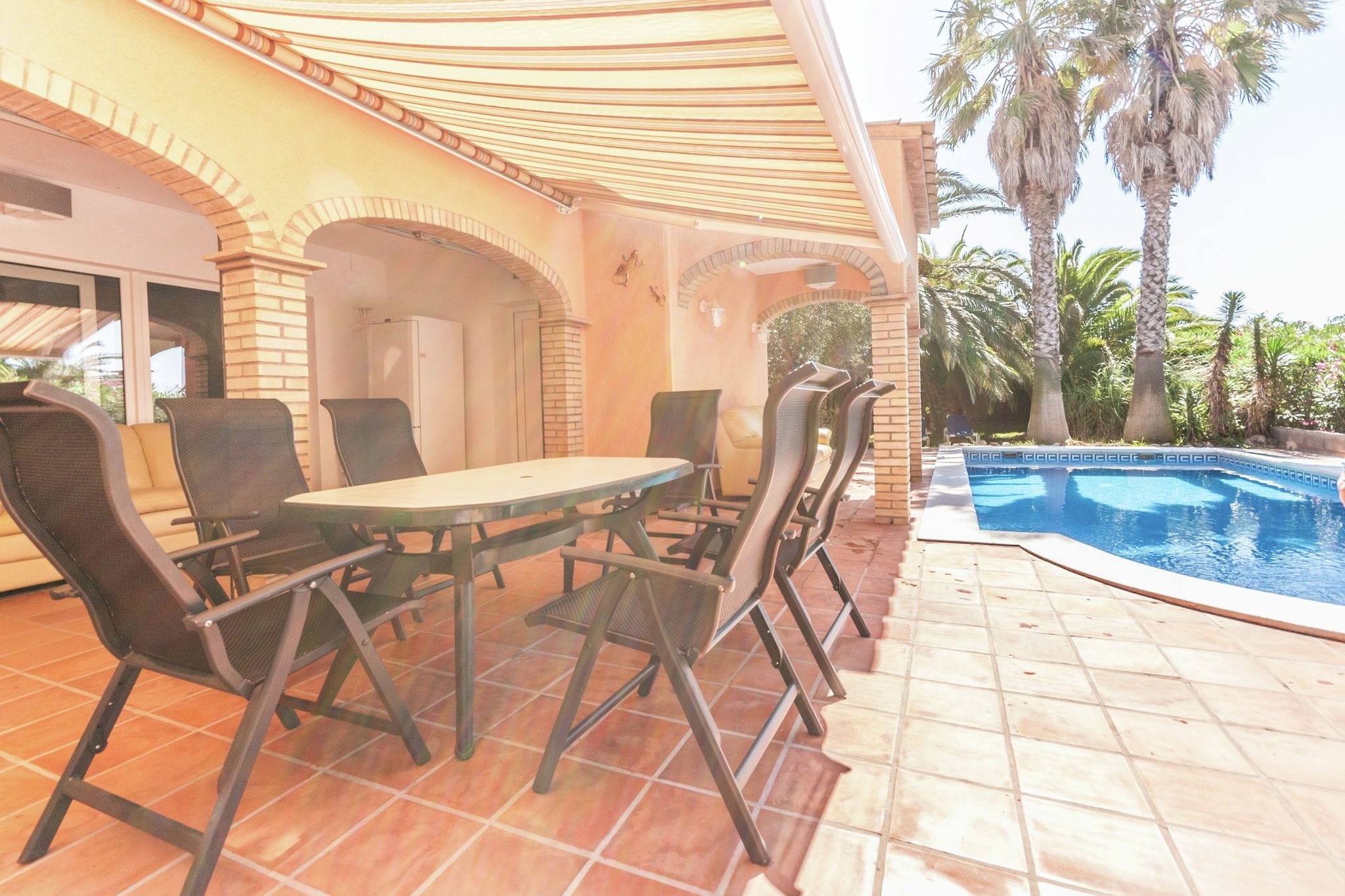 Fantastic holiday home with private pool at the port including a private berth