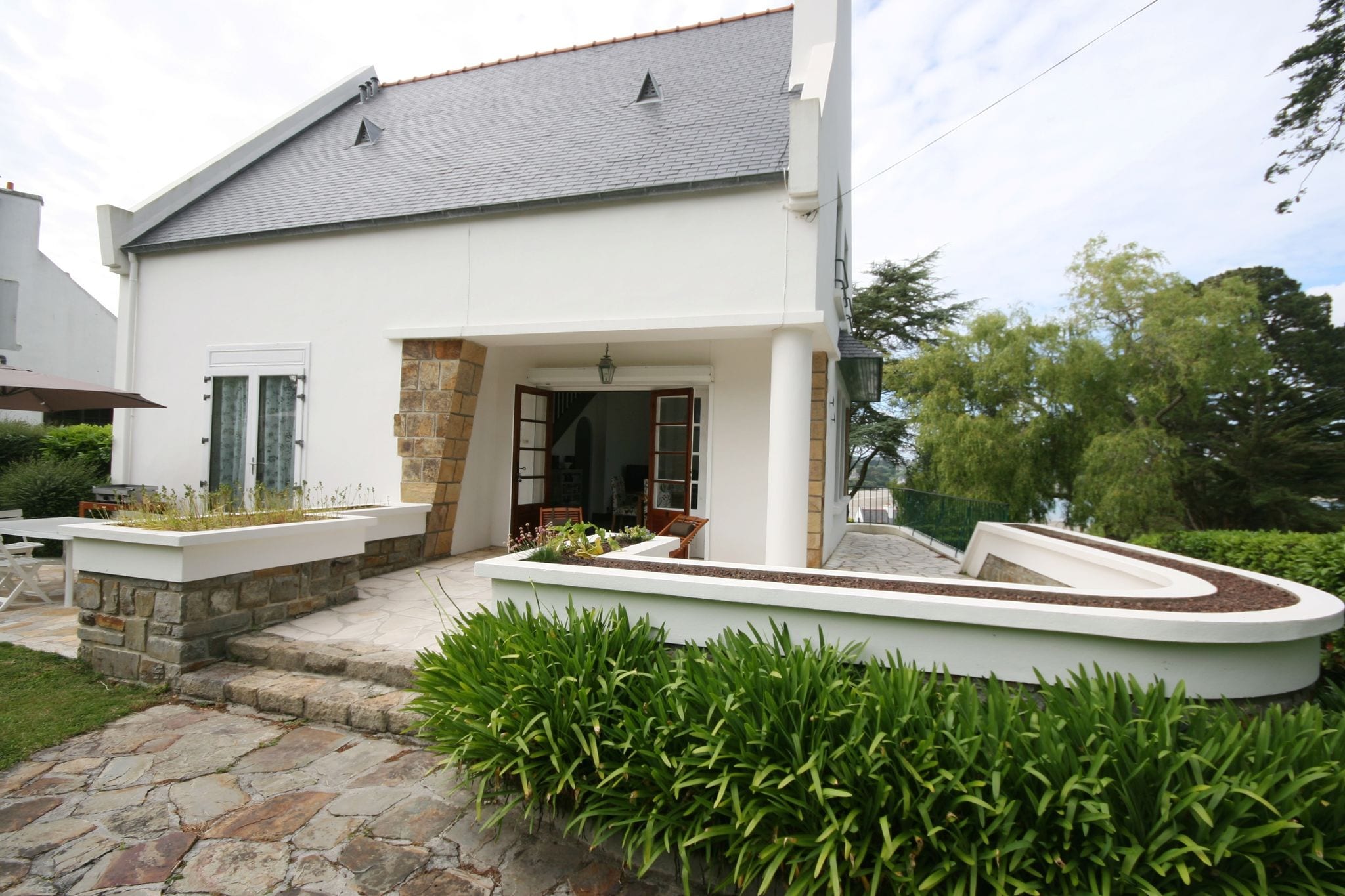 Maison de vacances moderne à Crozon avec terrasse