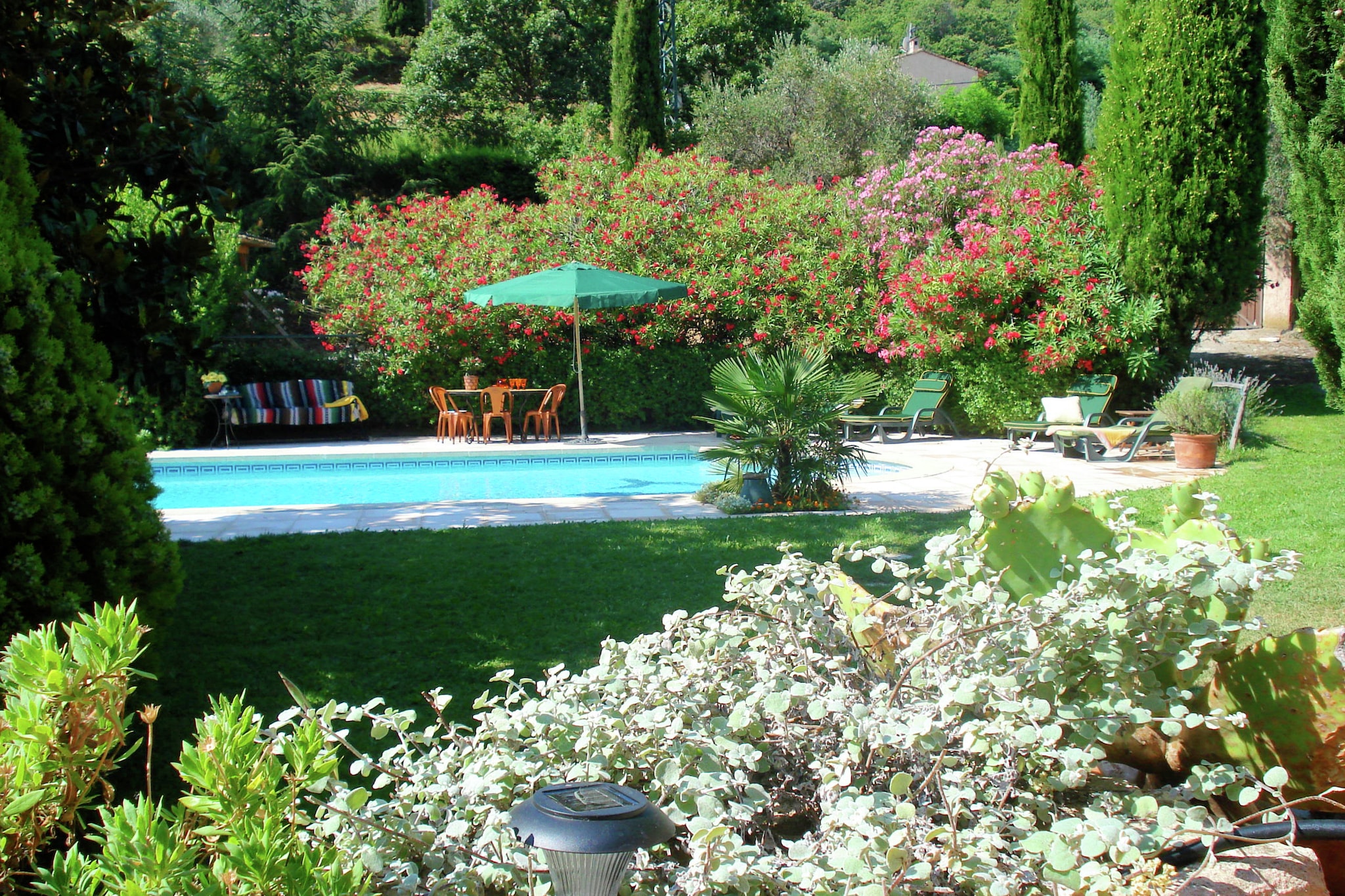 Scenic villa in Tanneron with pool