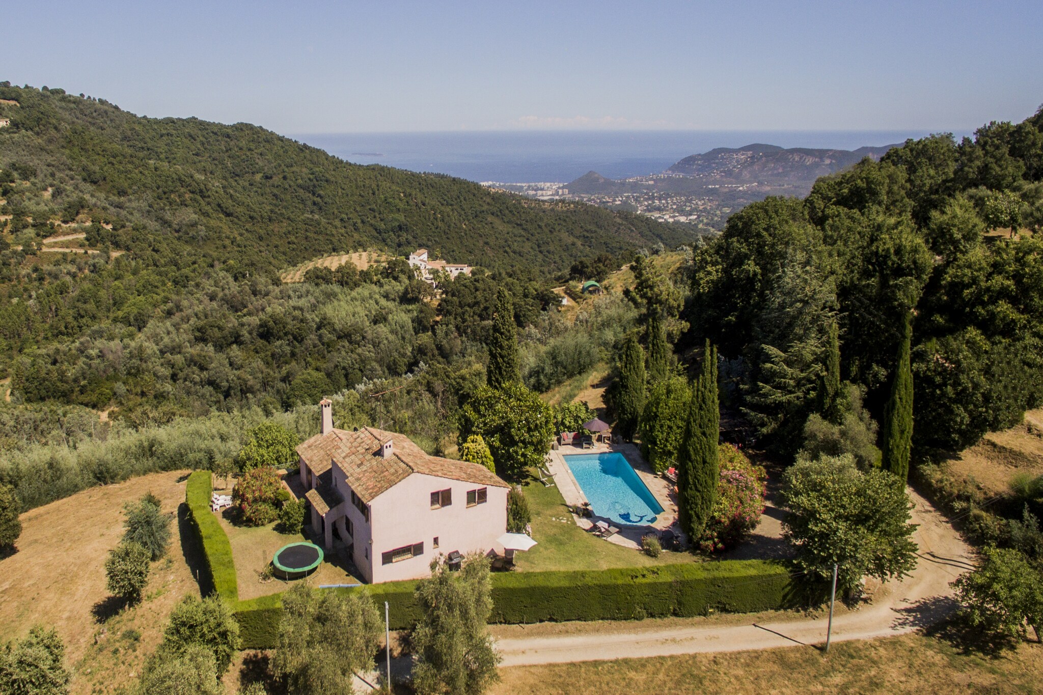 Scenic villa in Tanneron with pool