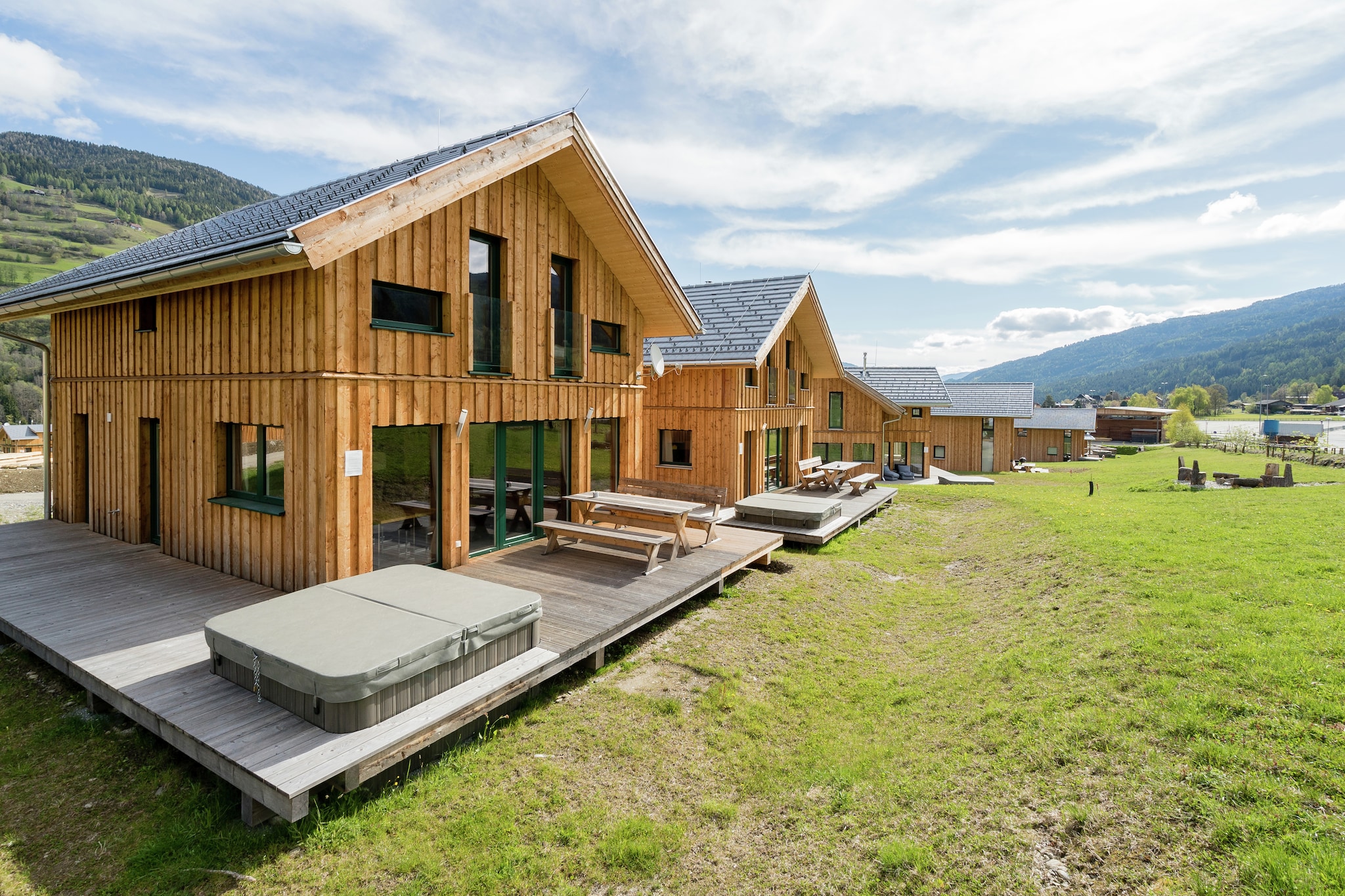 Welcoming chalet with hot tub