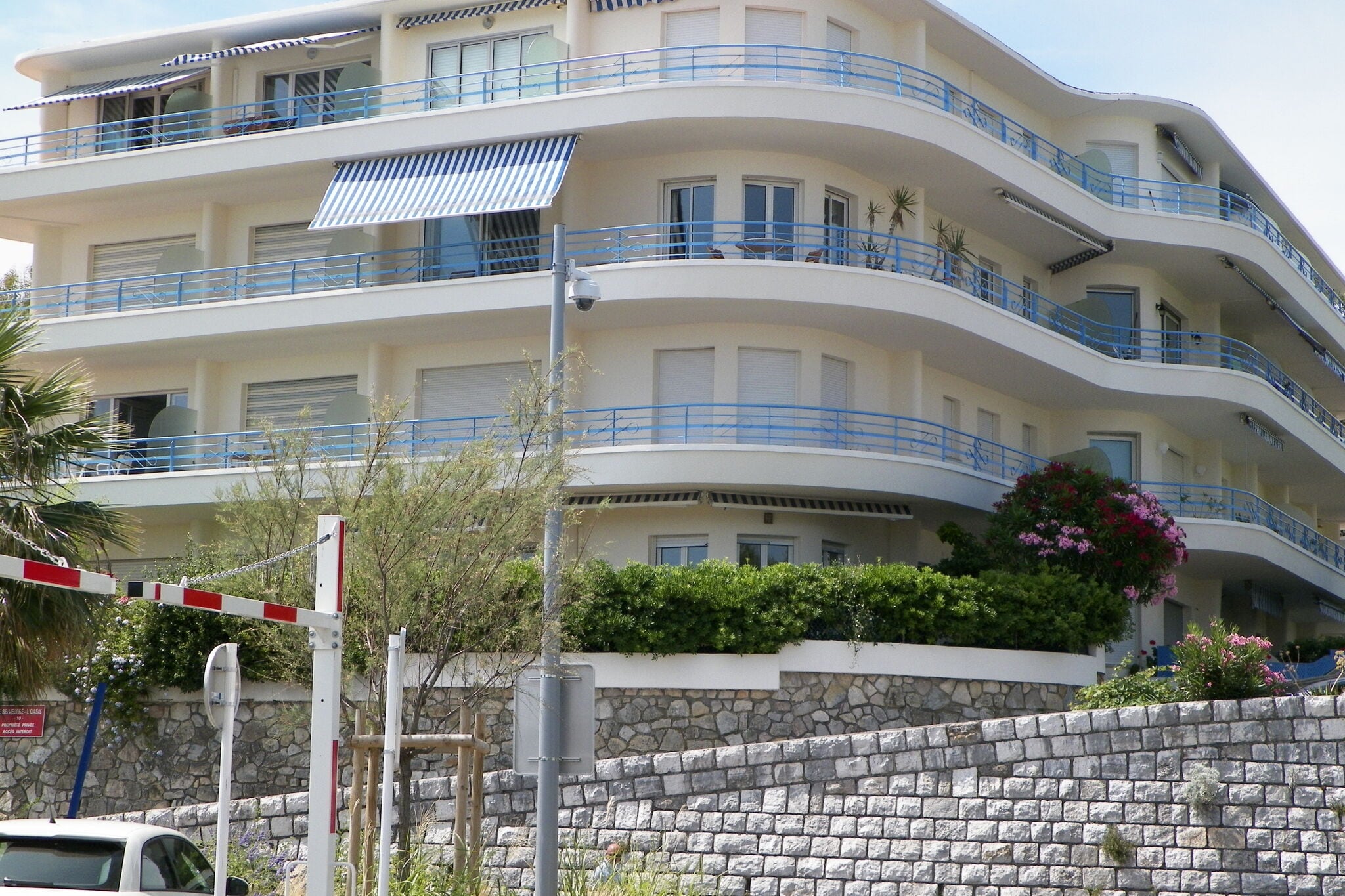 Modernes Appartement in Antibes mit eigener Terrasse