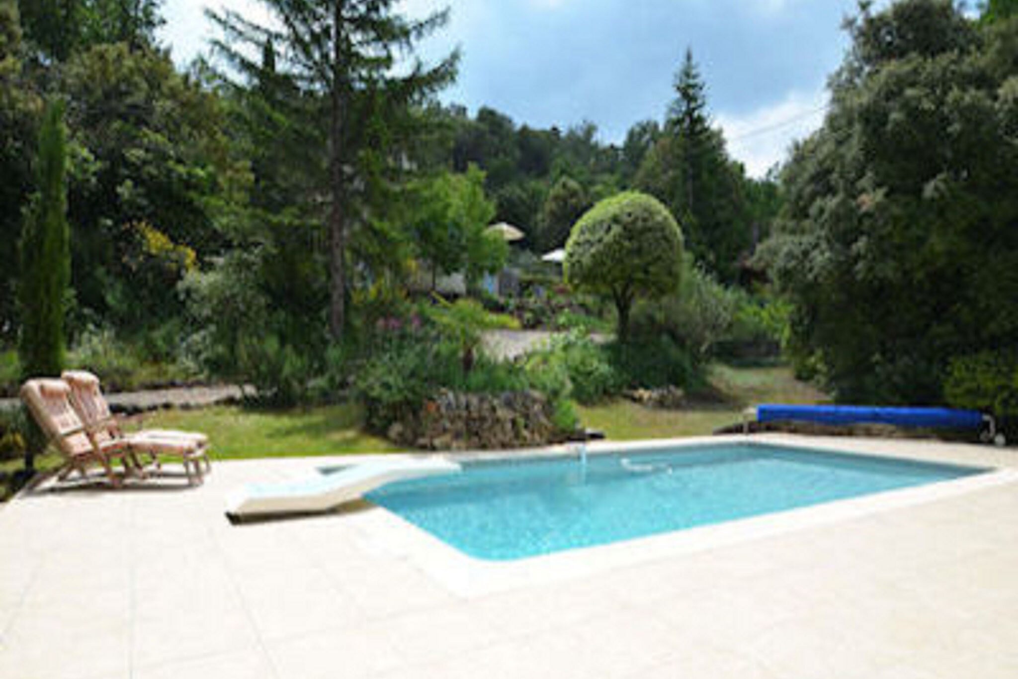 Maison de vacances avec piscine privée à Nans-les-Pins
