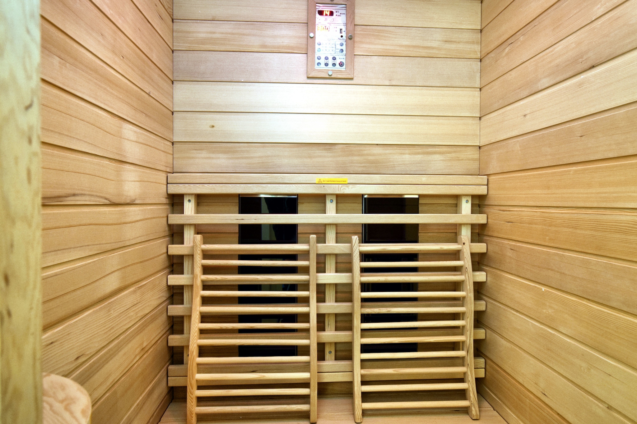 Ground floor: (Kitchen(cooker(4 ring stoves, ceramic), 2x coffee machine(pads), oven, microwave, dishwasher), Living/diningroom(TV, dining table, seating area), bathroom(shower, washbasin, toilet), pantry(dining table, fridge-freezer))\n\nOn the 1st floor: (bedroom(double bed(boxspring, 180 x 200 cm)), bedroom(double bed(boxspring, 180 x 200 cm)), bedroom(double bed(180 x 200 cm)), bedroom(single bed, camping cot, infrared sauna), bathroom(shower, washbasin, toilet), Landing(play equipment), children\'s bed)\n\nAttic: (Bedroom with bathroom(double bed(160 x 200 cm), bathtub with shower, washbasin))\n\nDVD player, game computer, tumble dryer, hot tub, sauna, washing machine, terrace, garden(50 m2), garden(1000 m2), garden furniture, BBQ, parking, boules court, play equipment, table football, billiards, high chair